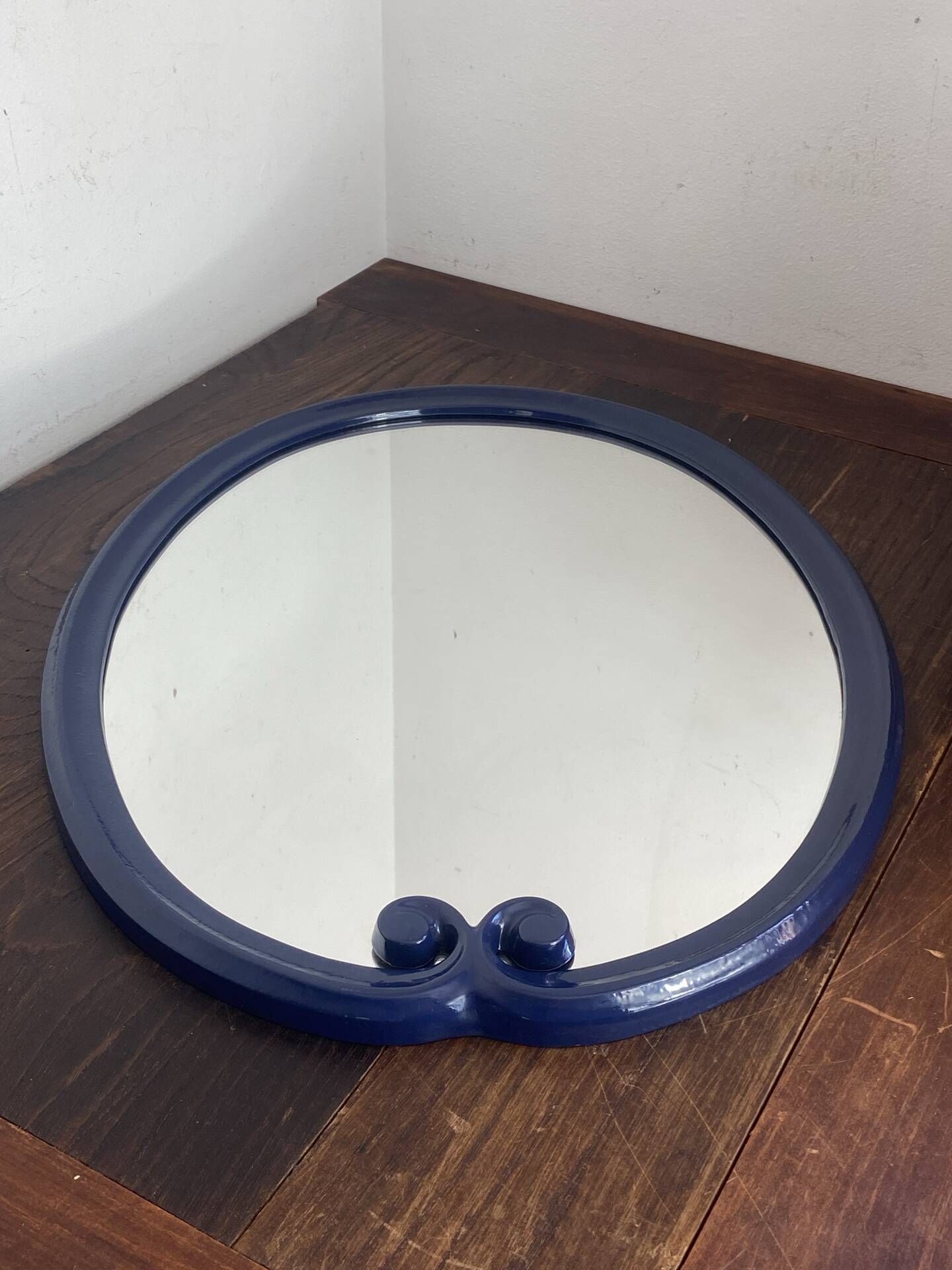 Miroir en fonte bleu nuit 
