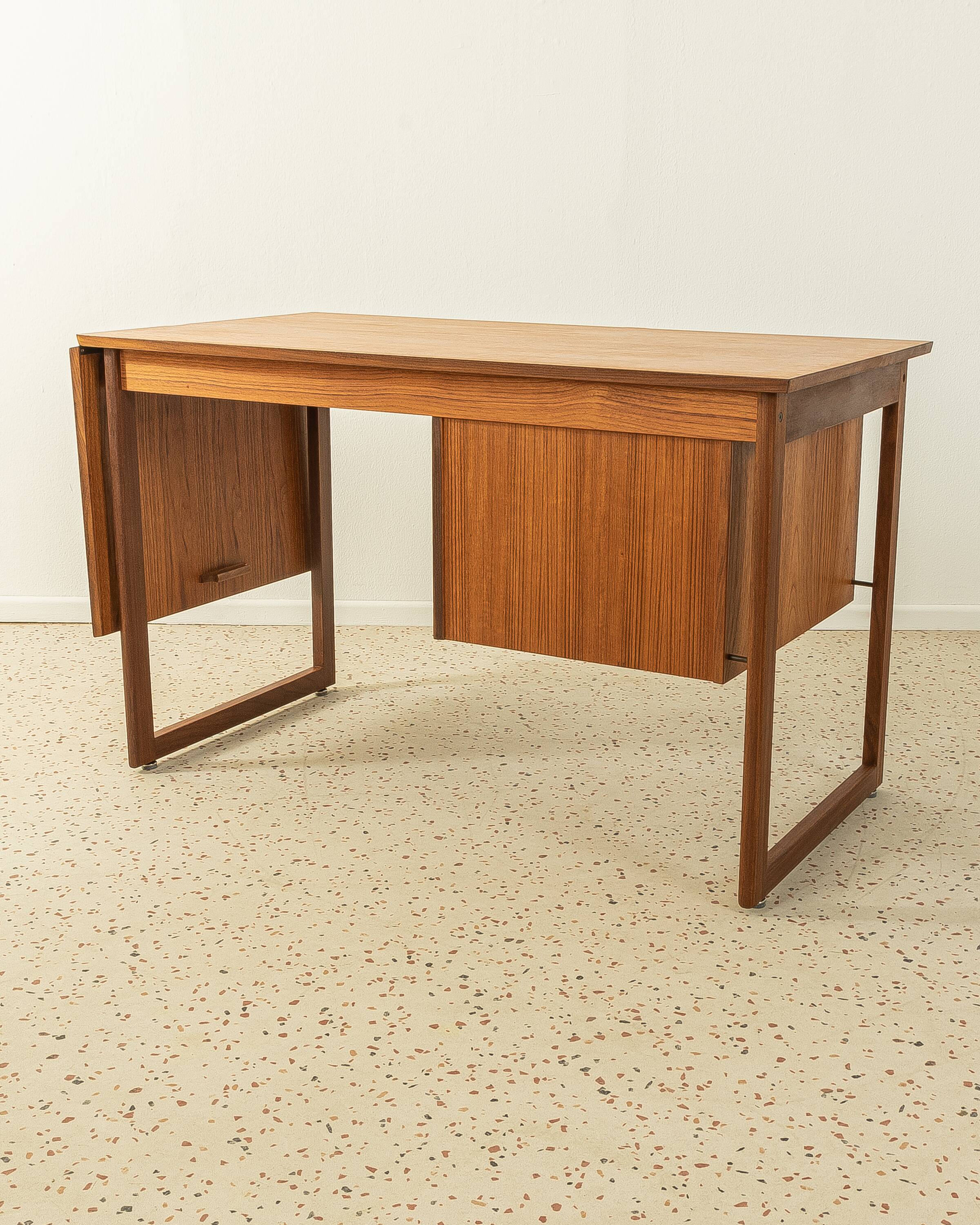 Bureau des années 1960, vintage