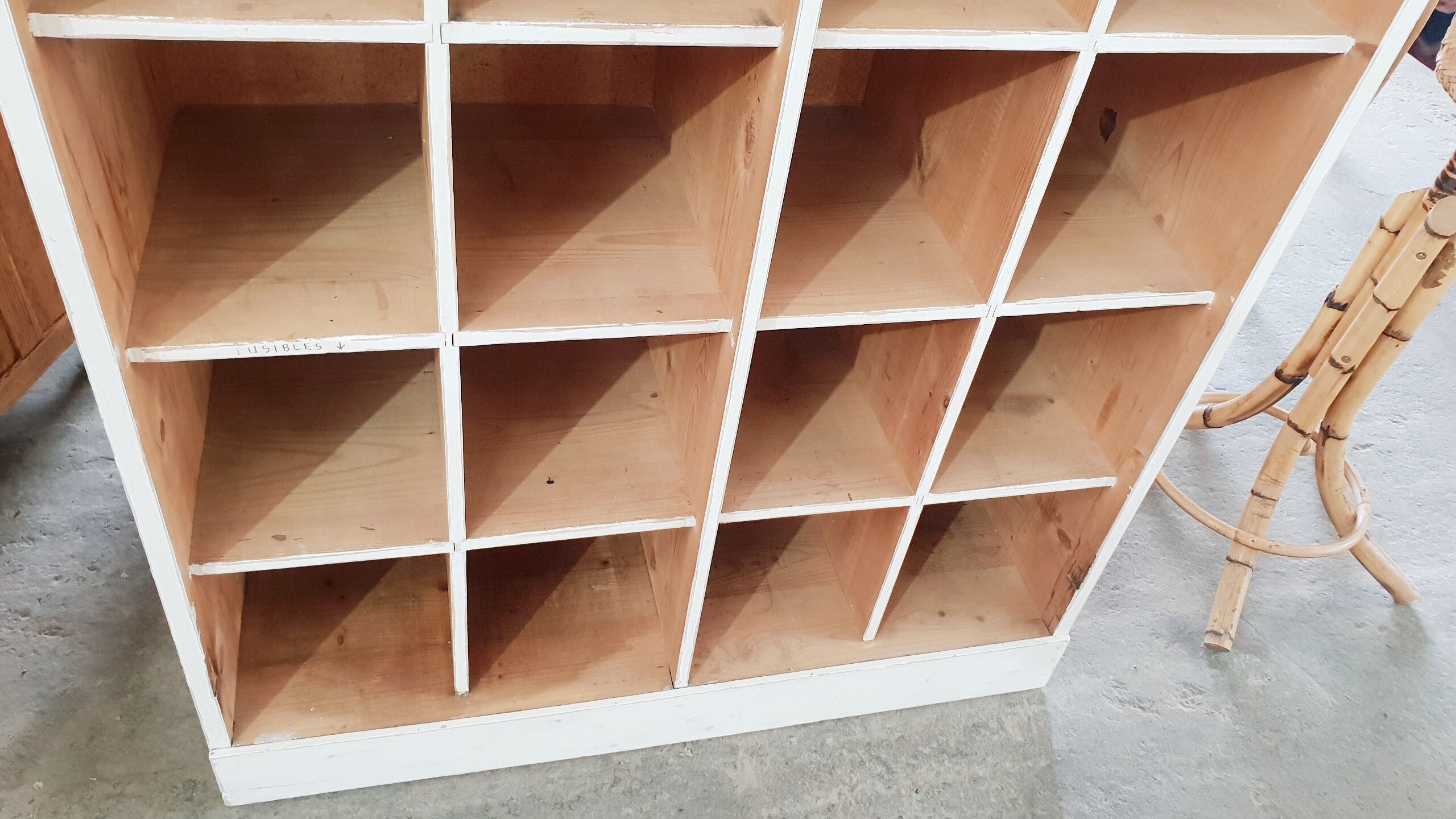 Trade furniture with lockers