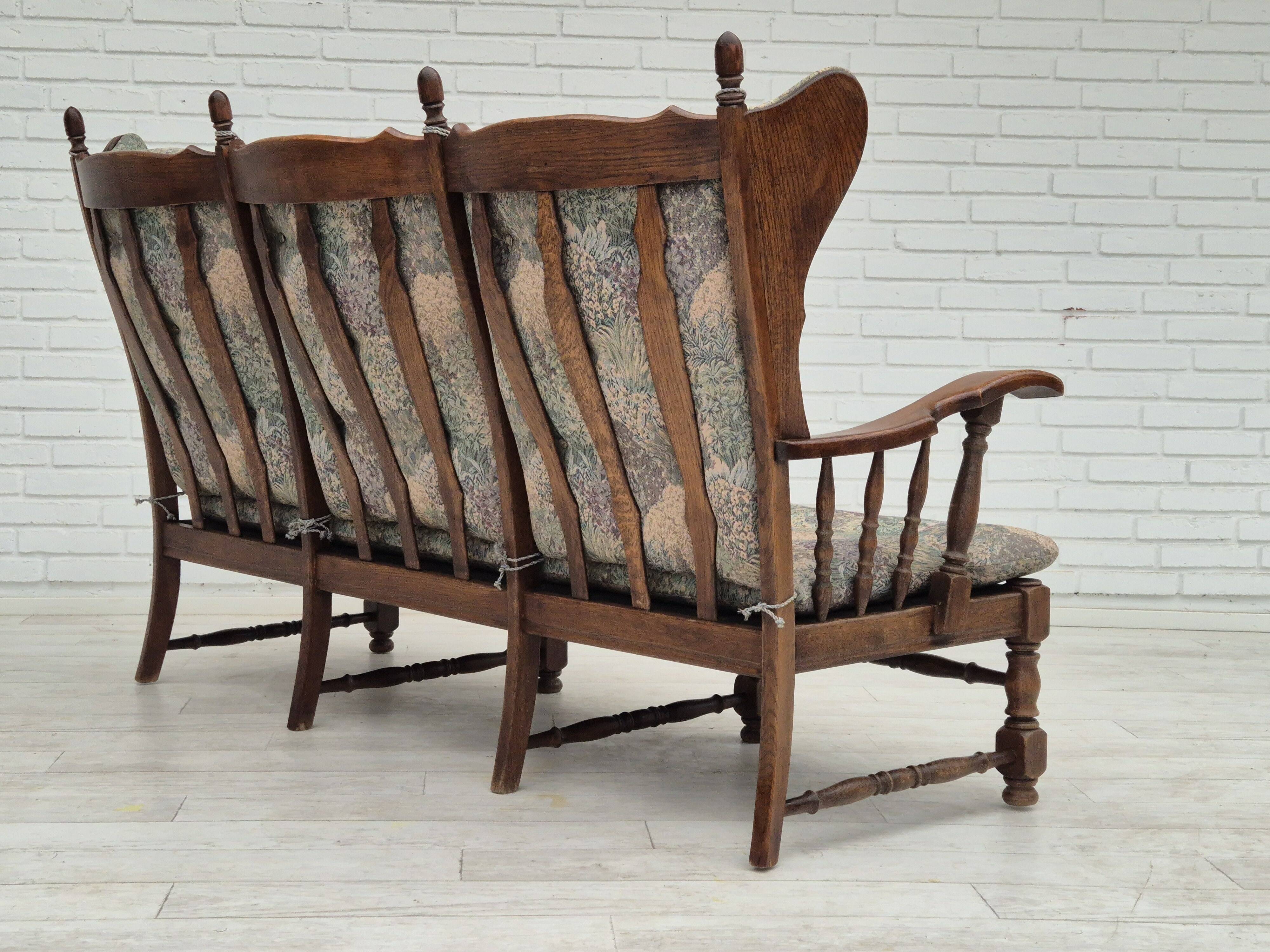 Années 1960, design danois, canapé 3 places par Regan Møbelfabrik, Aarhus, état d'origine.