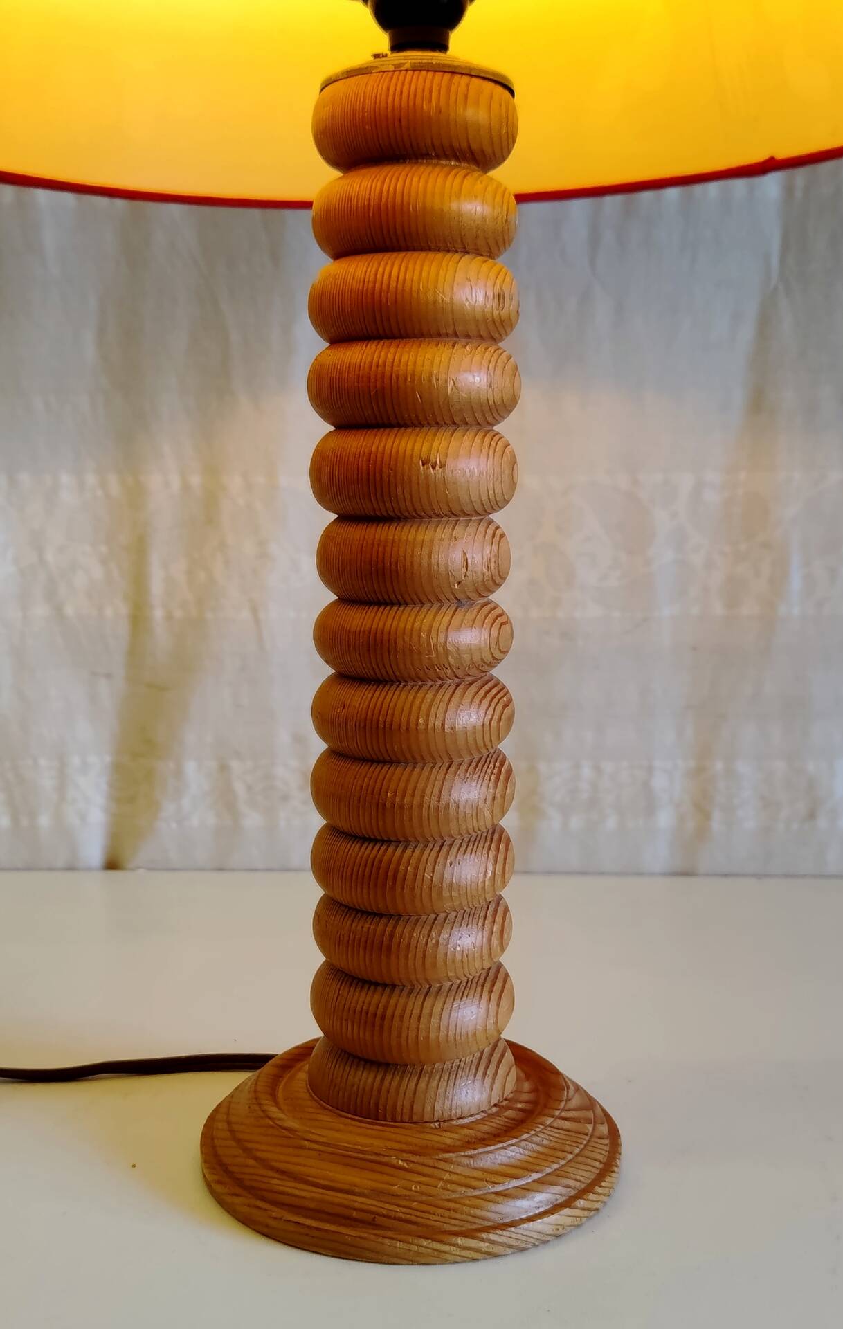 Table lamp base in solid wood, Scandinavian style - mid 20th century.