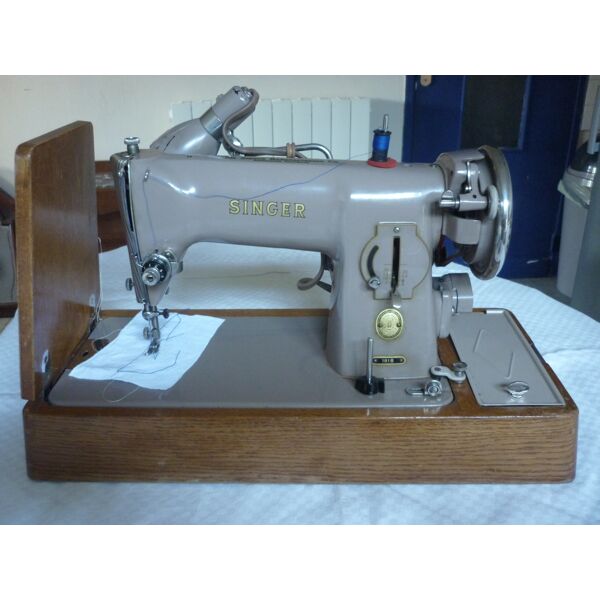 Electric sewing machine Singer years 1960 | Selency
