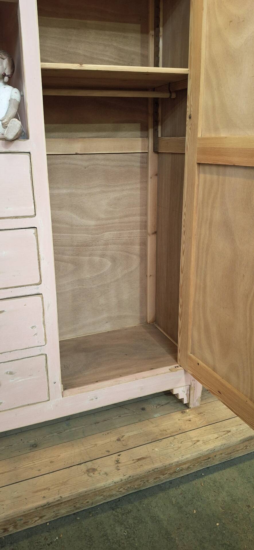 Asymmetrical wardrobe
