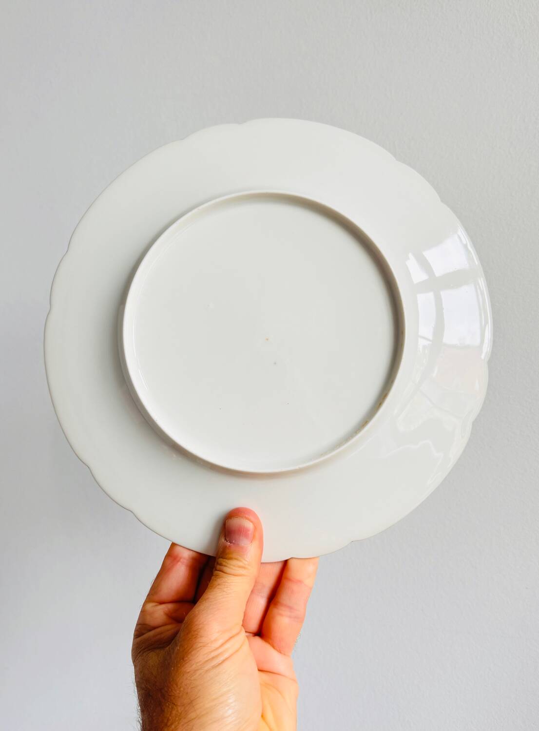 Set of 13 Paris porcelain plates, late 19th century