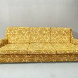 Canapé pliant rembourré du milieu du siècle, années 1970, Europe centrale