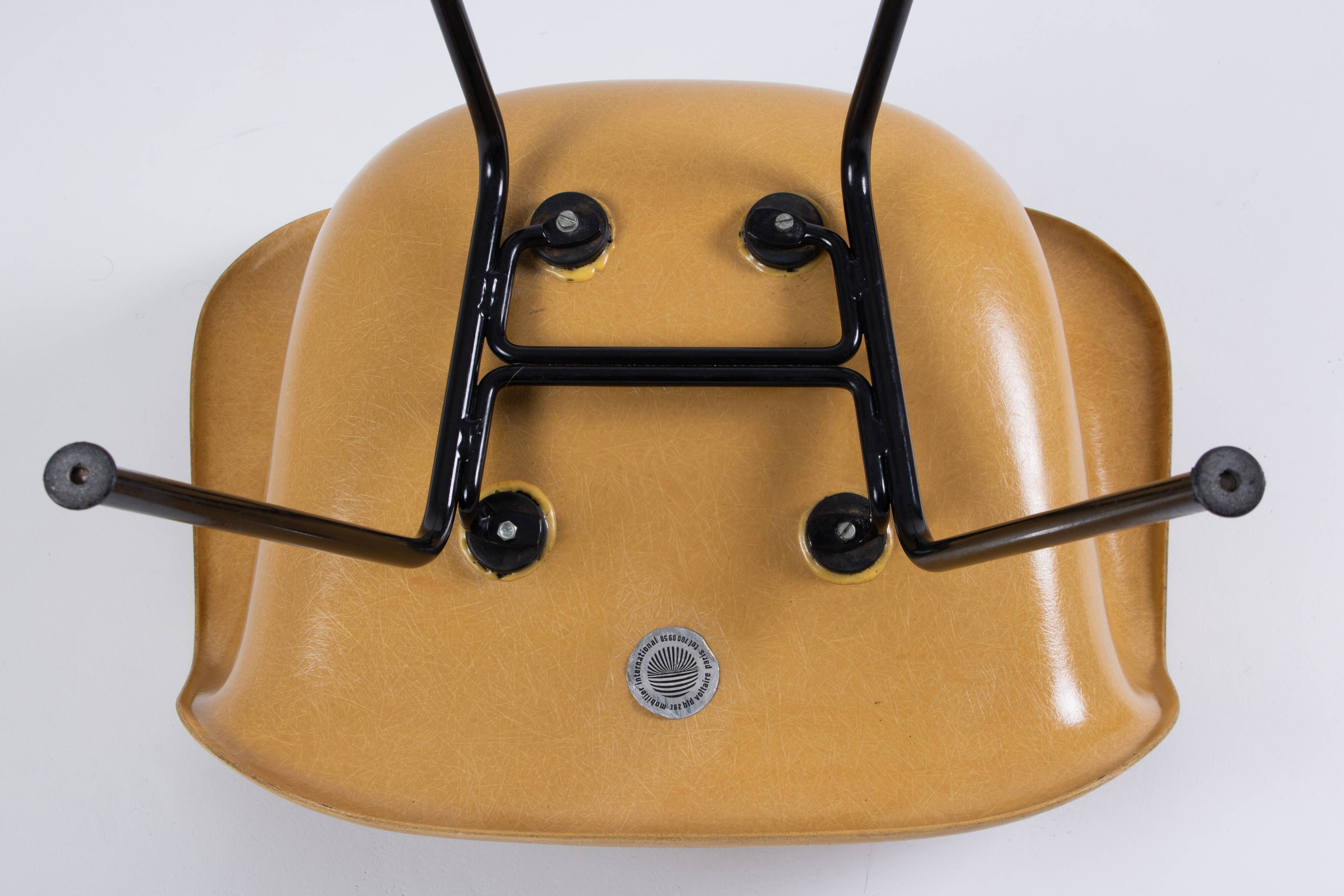 DAX Eames in fibreglass – Light Ochre – Herman Miller / Vitra – circa 19