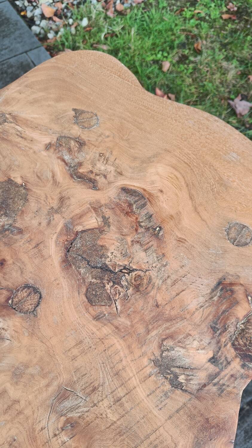 Table d'appoint bois brut style brutaliste organique