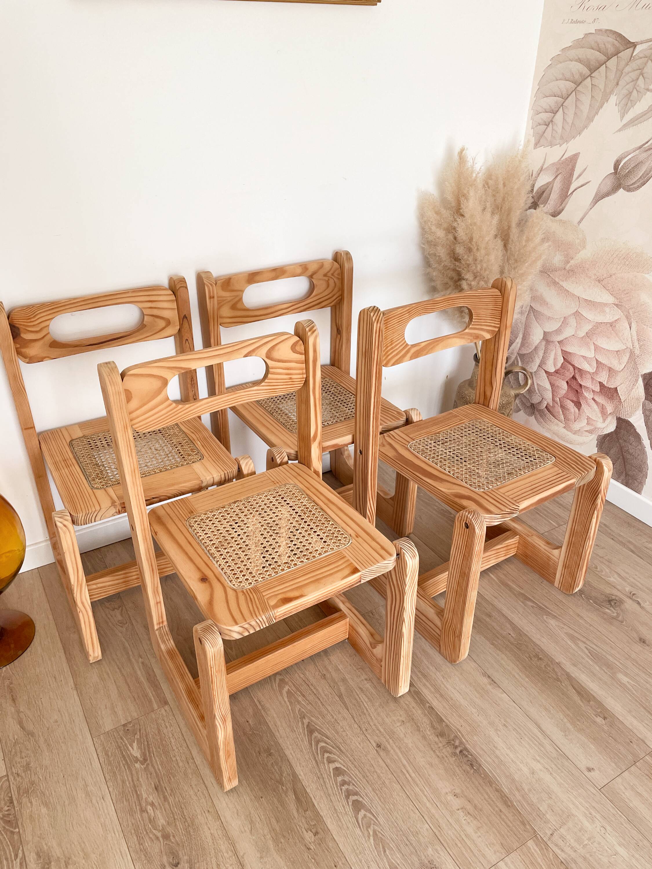 Ensemble de 4 chaises en bois et cannage - années 1960-70