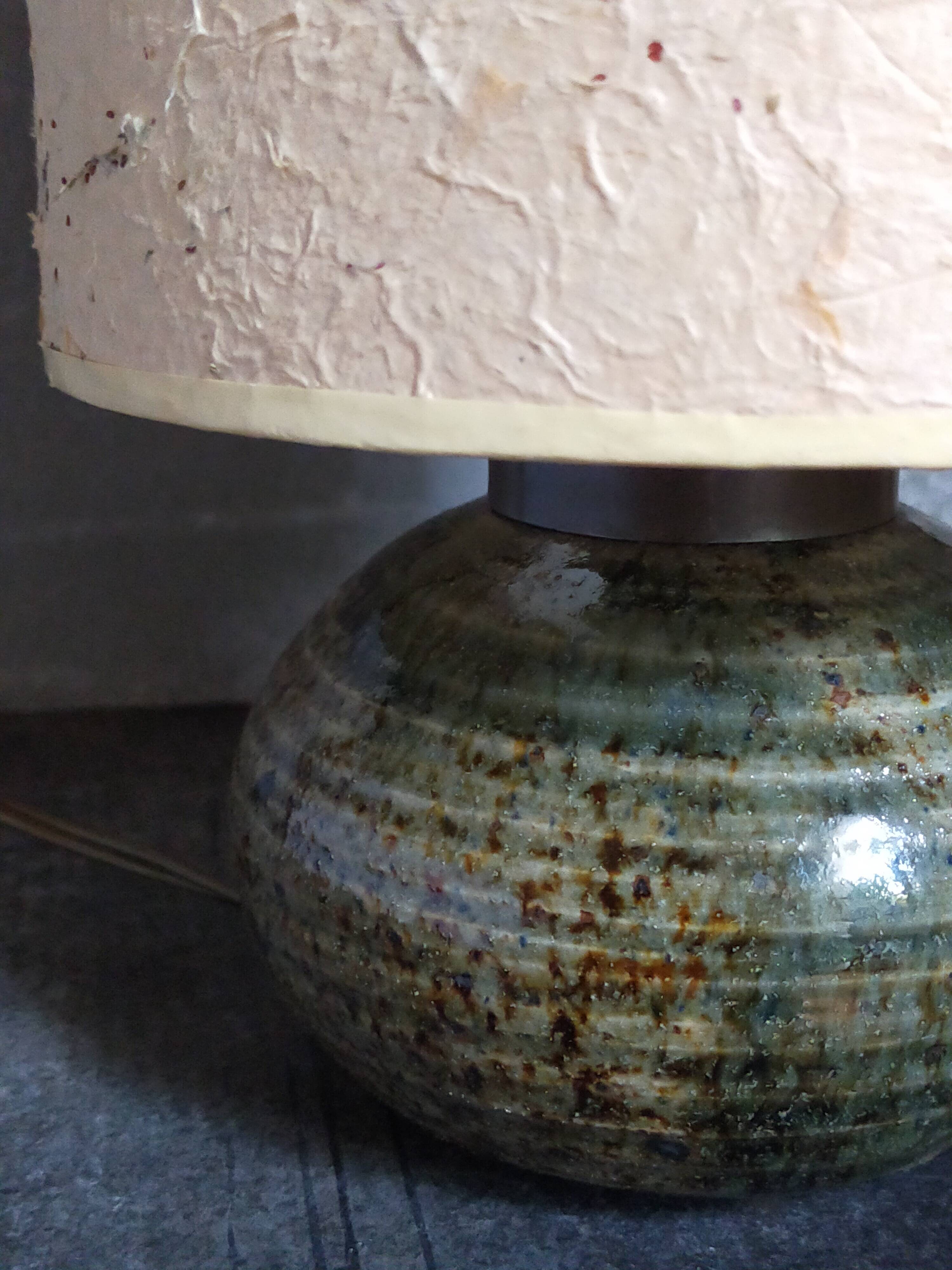 Lampe d'appoint vintage en grès émaillé, abat-jour herbier
