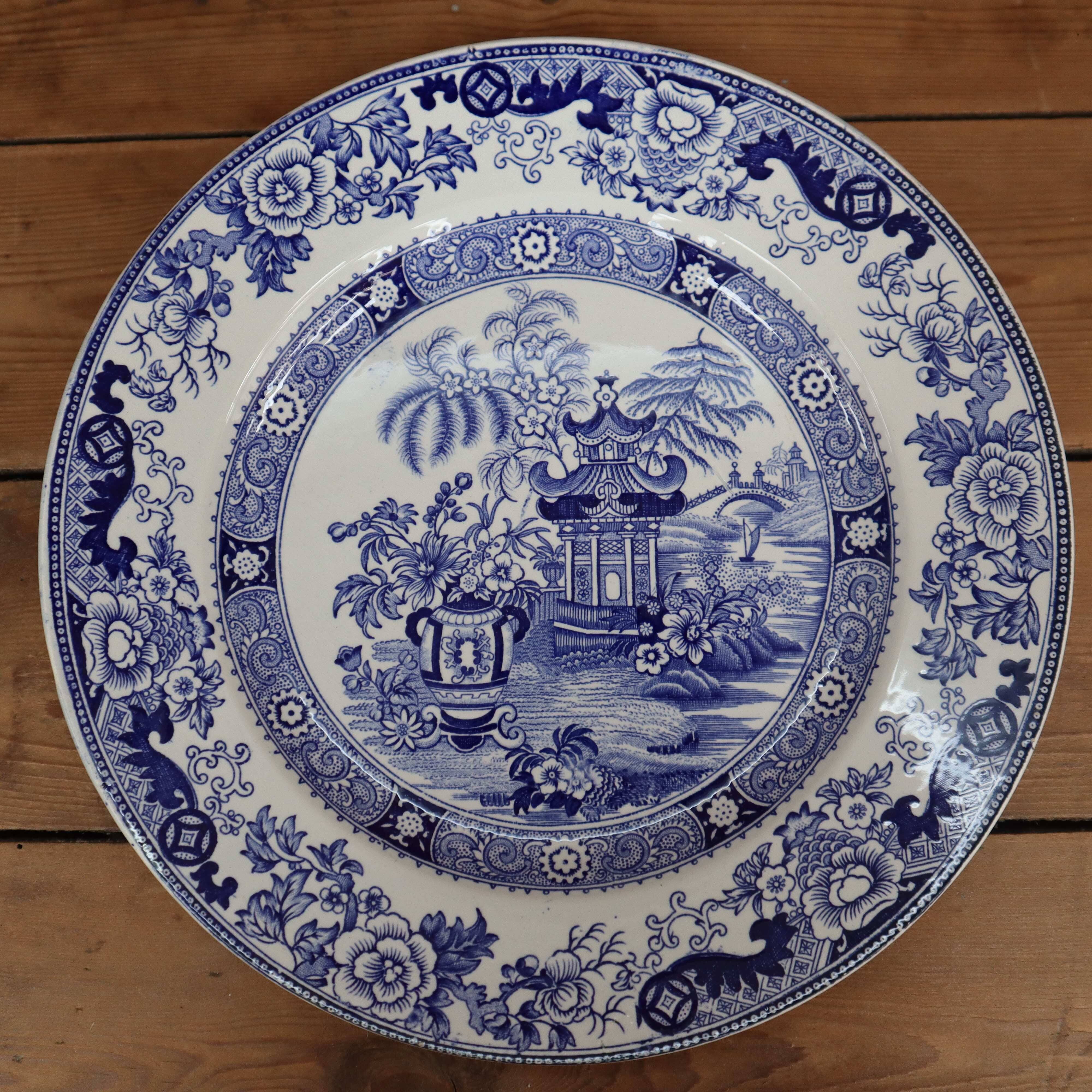 Creil & Montereau Terre de Fer plate Pagoda model 24cm