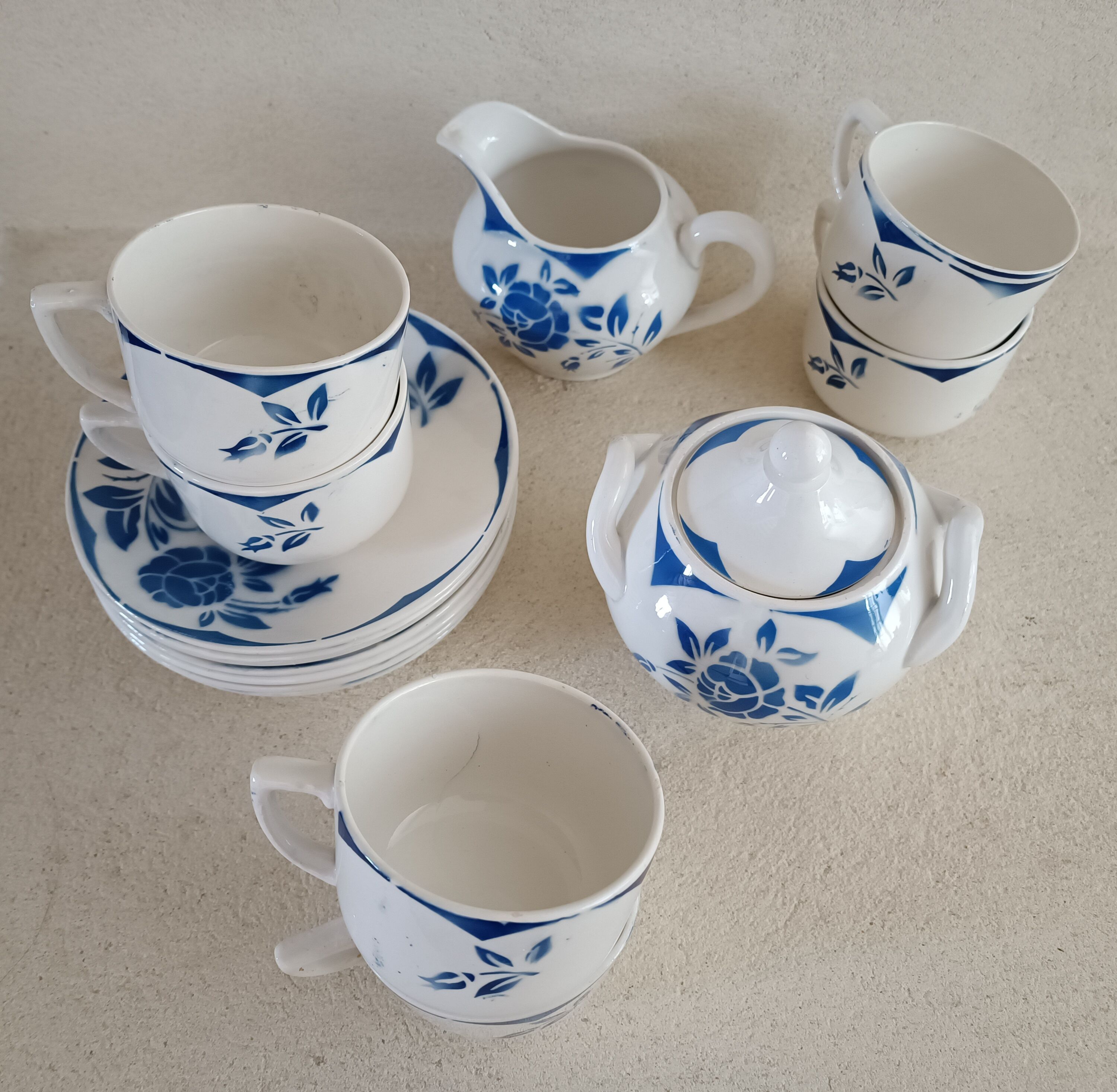 6 Digoin cups and saucers, sugar bowl and milk jug