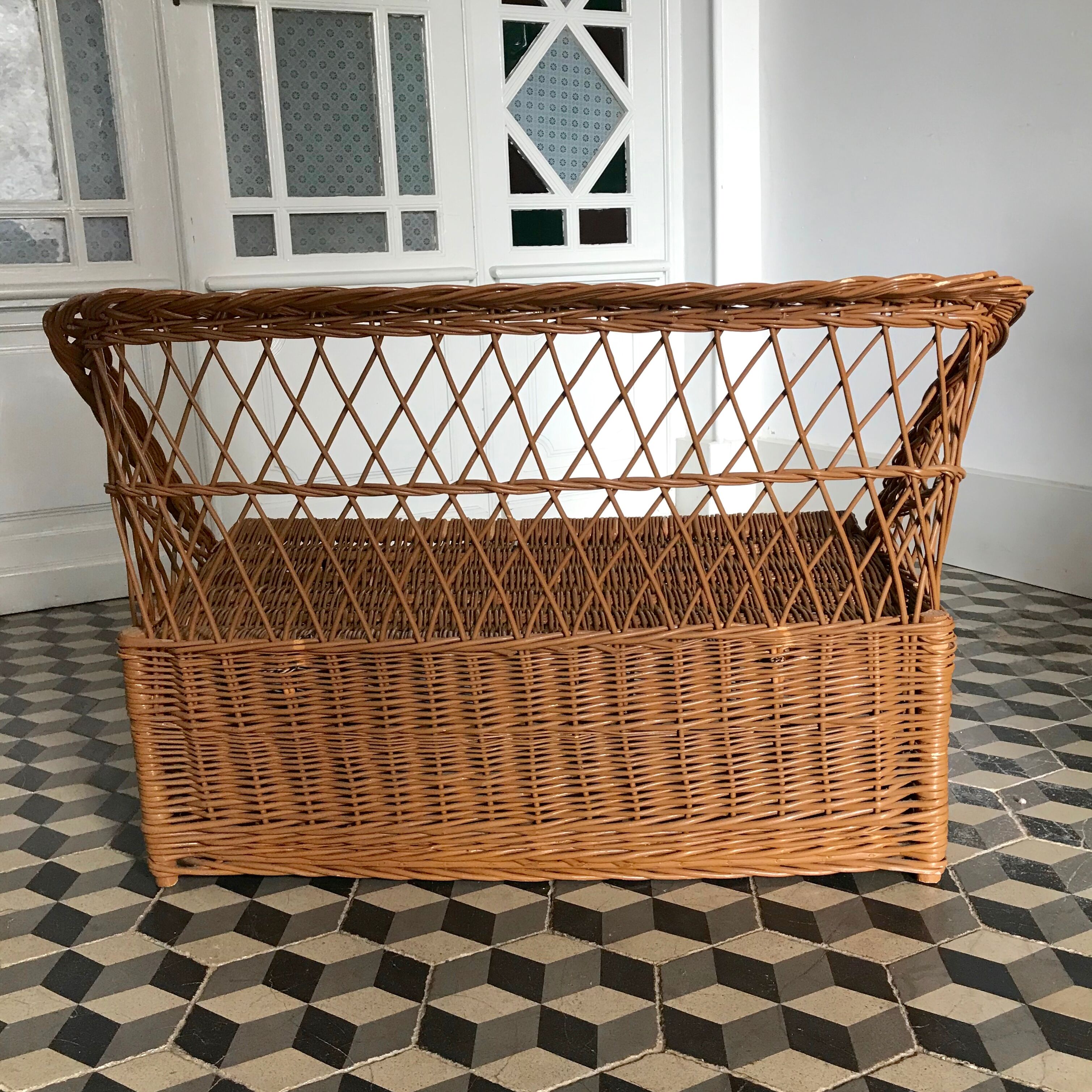 Rattan chest bench