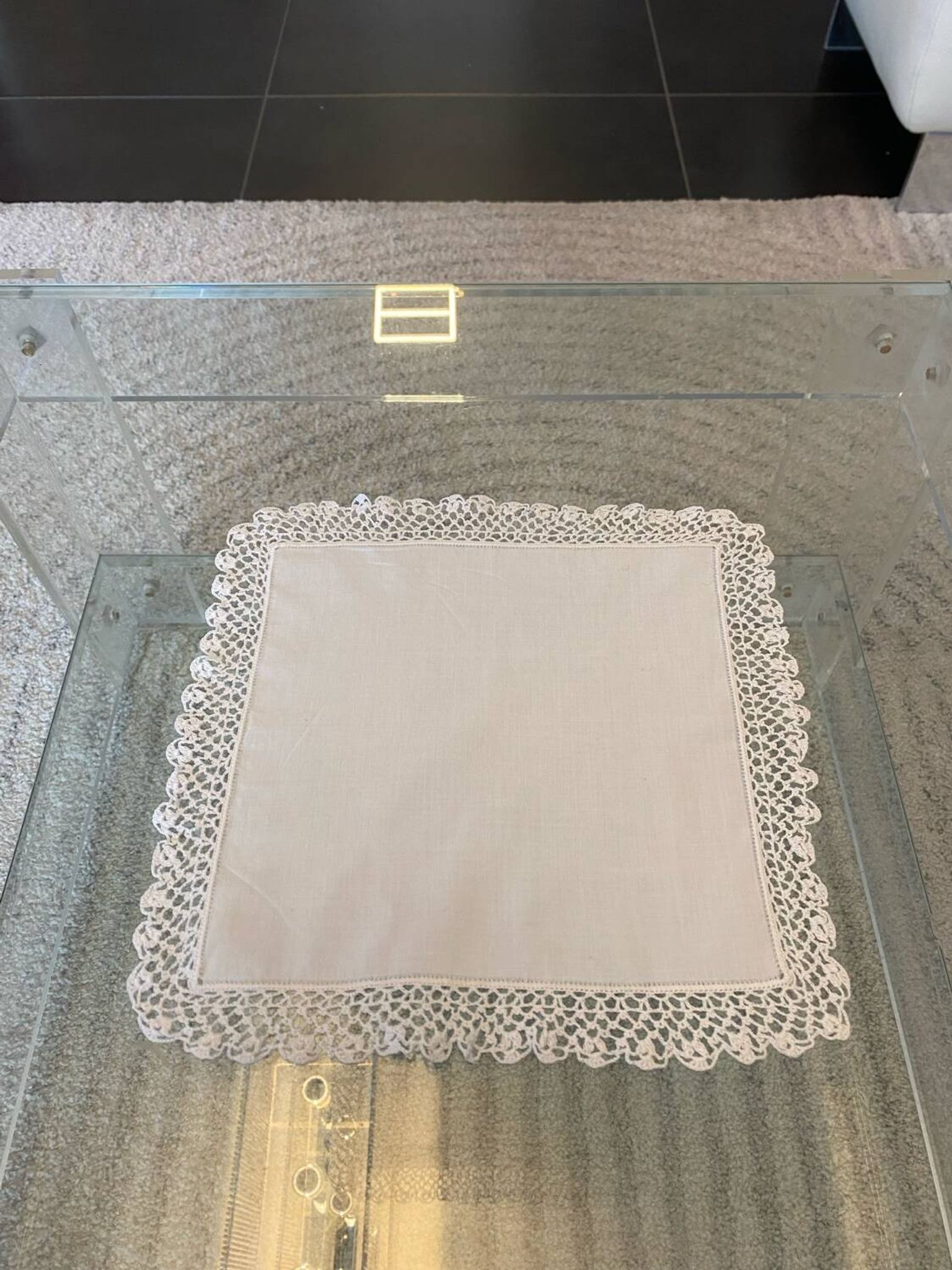 Grand mouchoir ancien en dentelle fait main