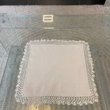 Grand mouchoir ancien en dentelle fait main
