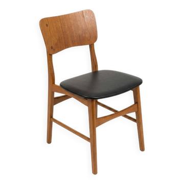 Vintage Scandinavian chair in teak and black faux leather by Kofod-Larsen, Denmark, 1960s.