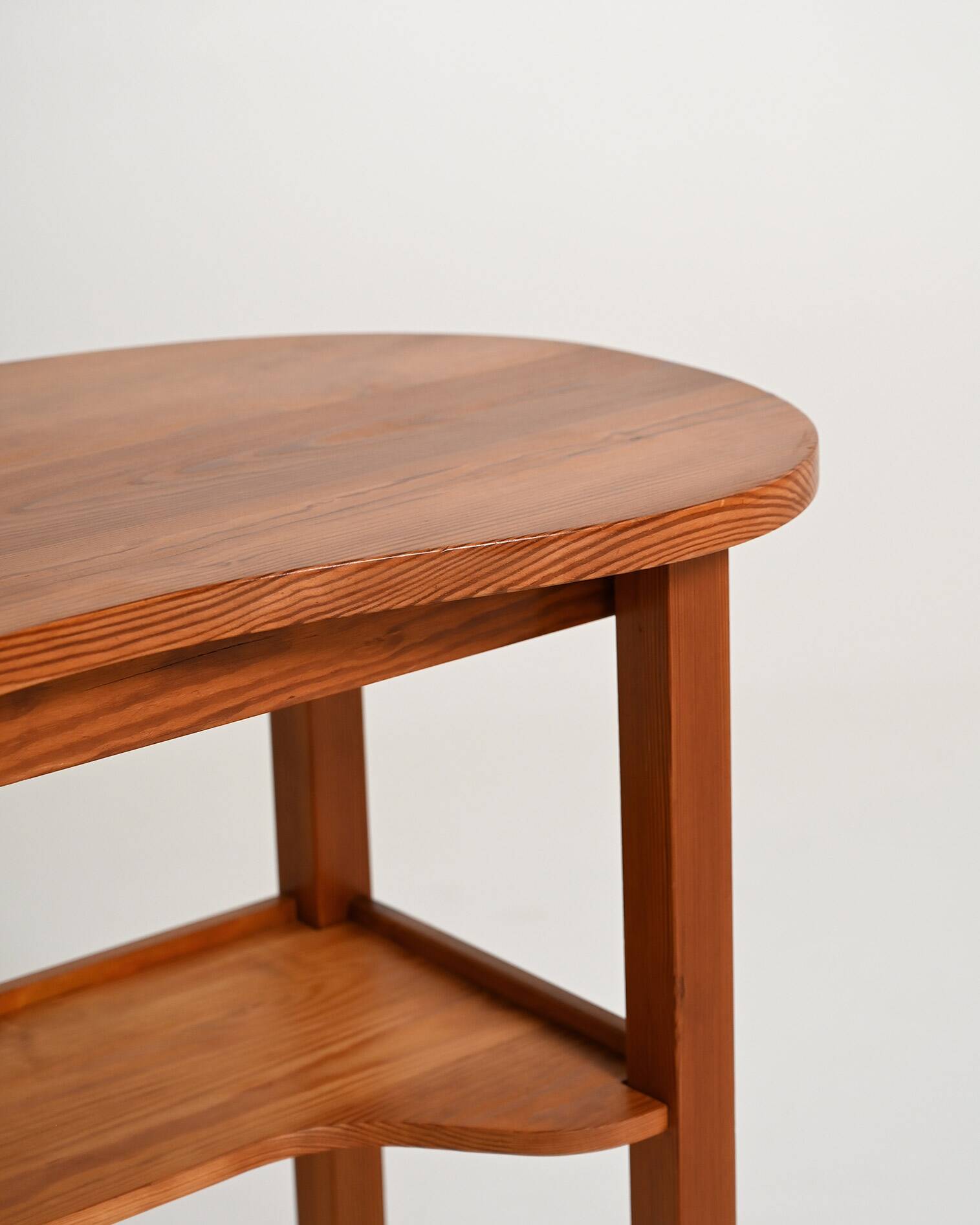Table de coiffeuse en pin nordique avec étagère, années 1950-60.