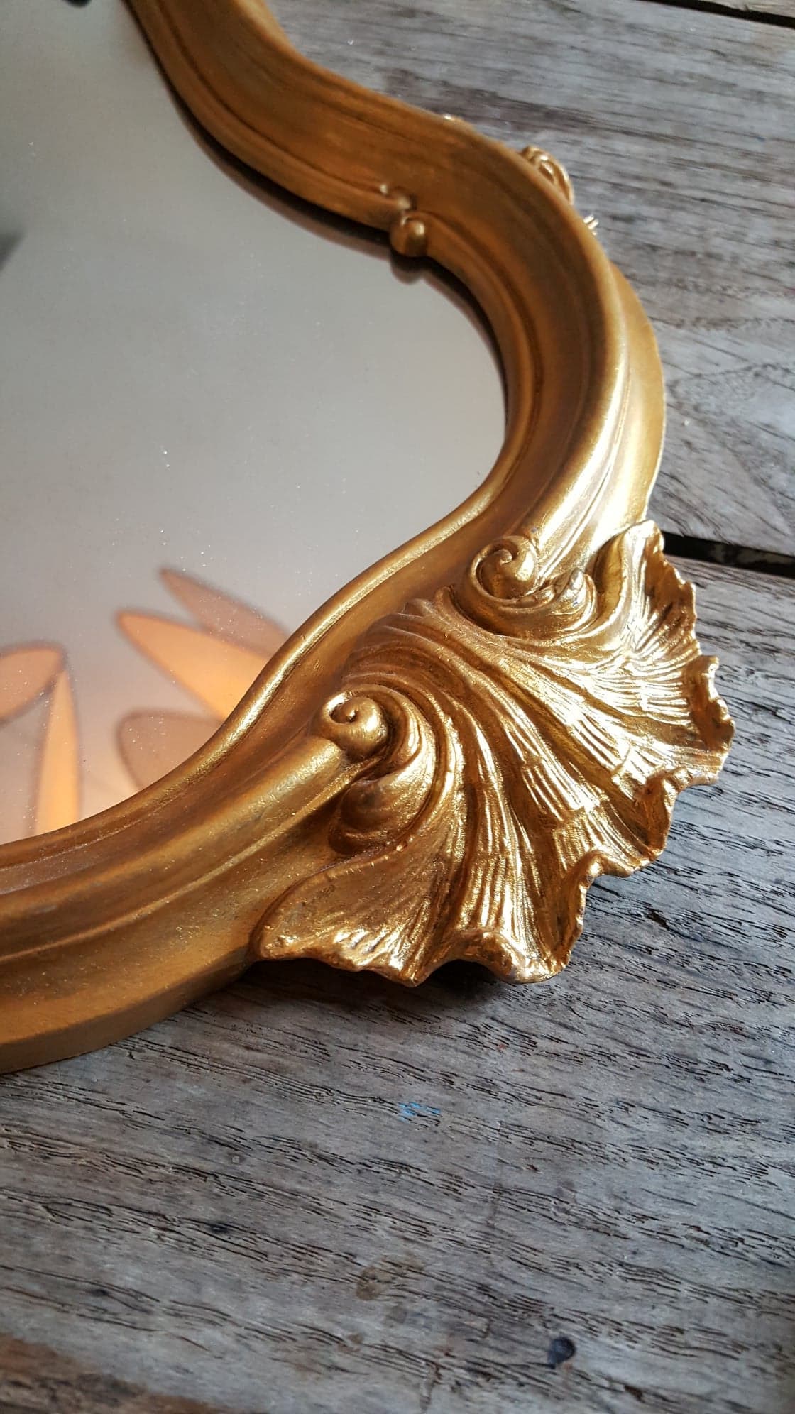 Louis XV-style gold mirror - 50x33cm