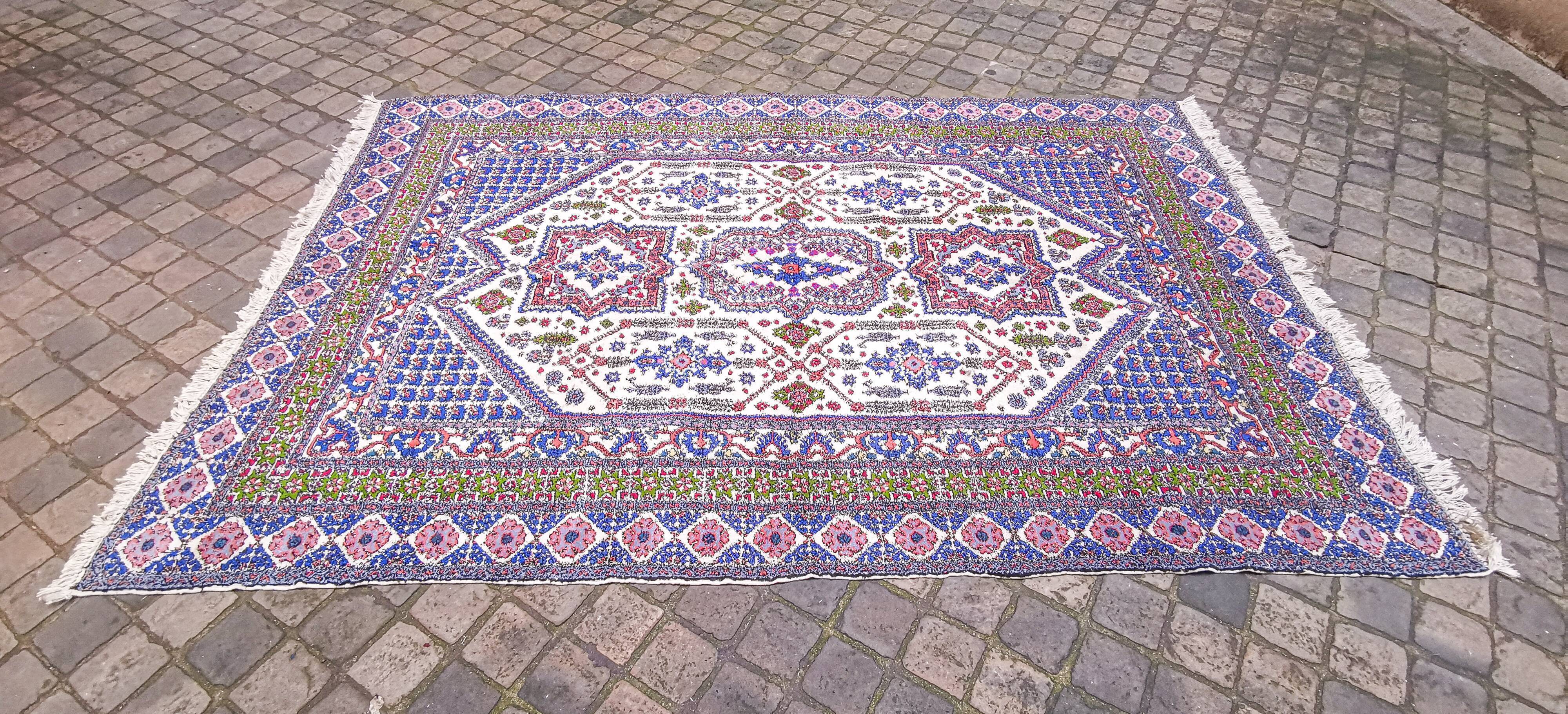 Handmade East carpet North Africa 307 x 208 cm