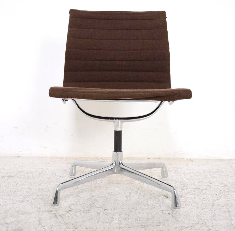 Office chair Model EA 105- Alu Group – 1958 by Charles and Ray Eames Edition Herman Miller