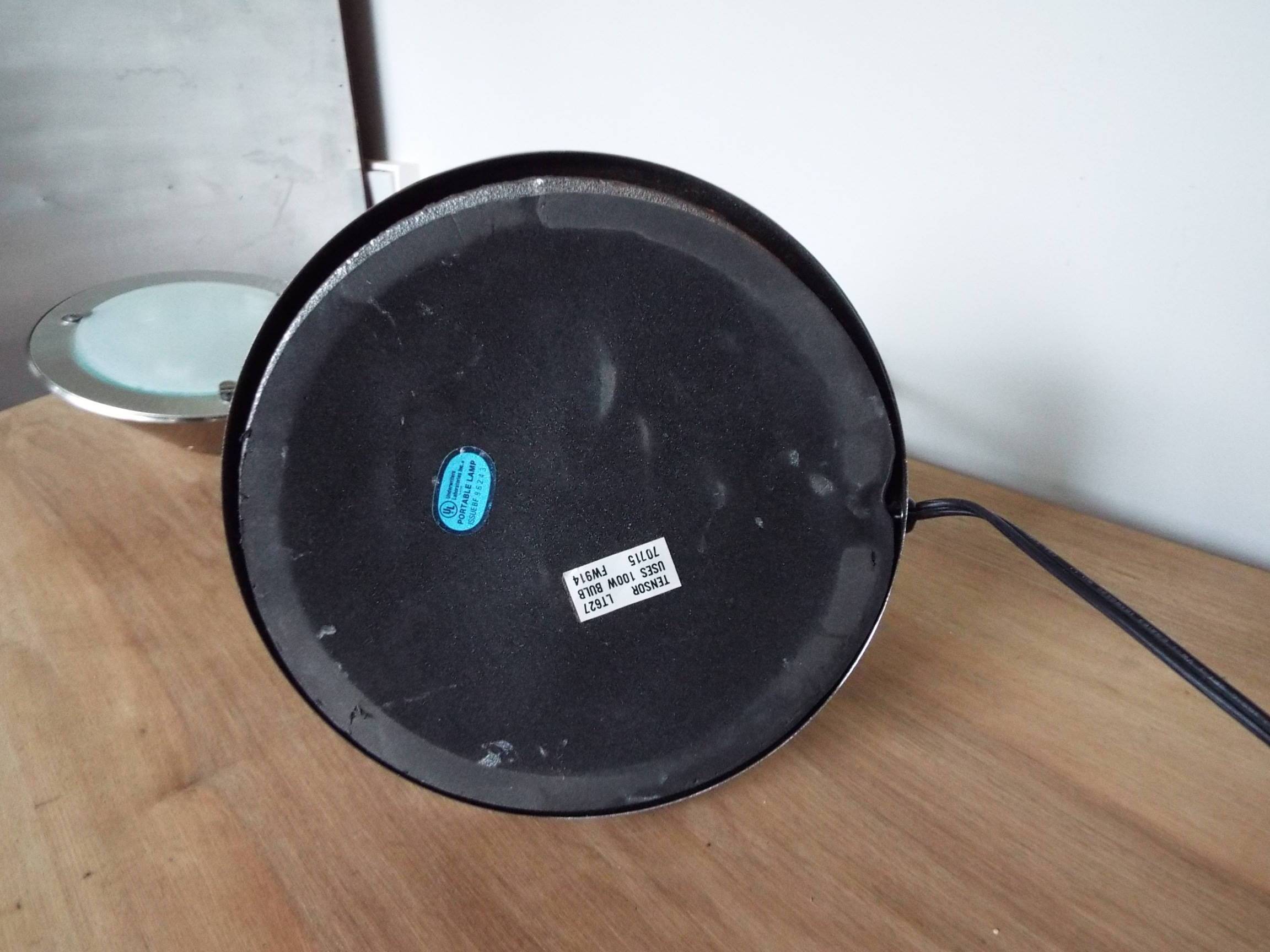 Tensor articulated desk lamp