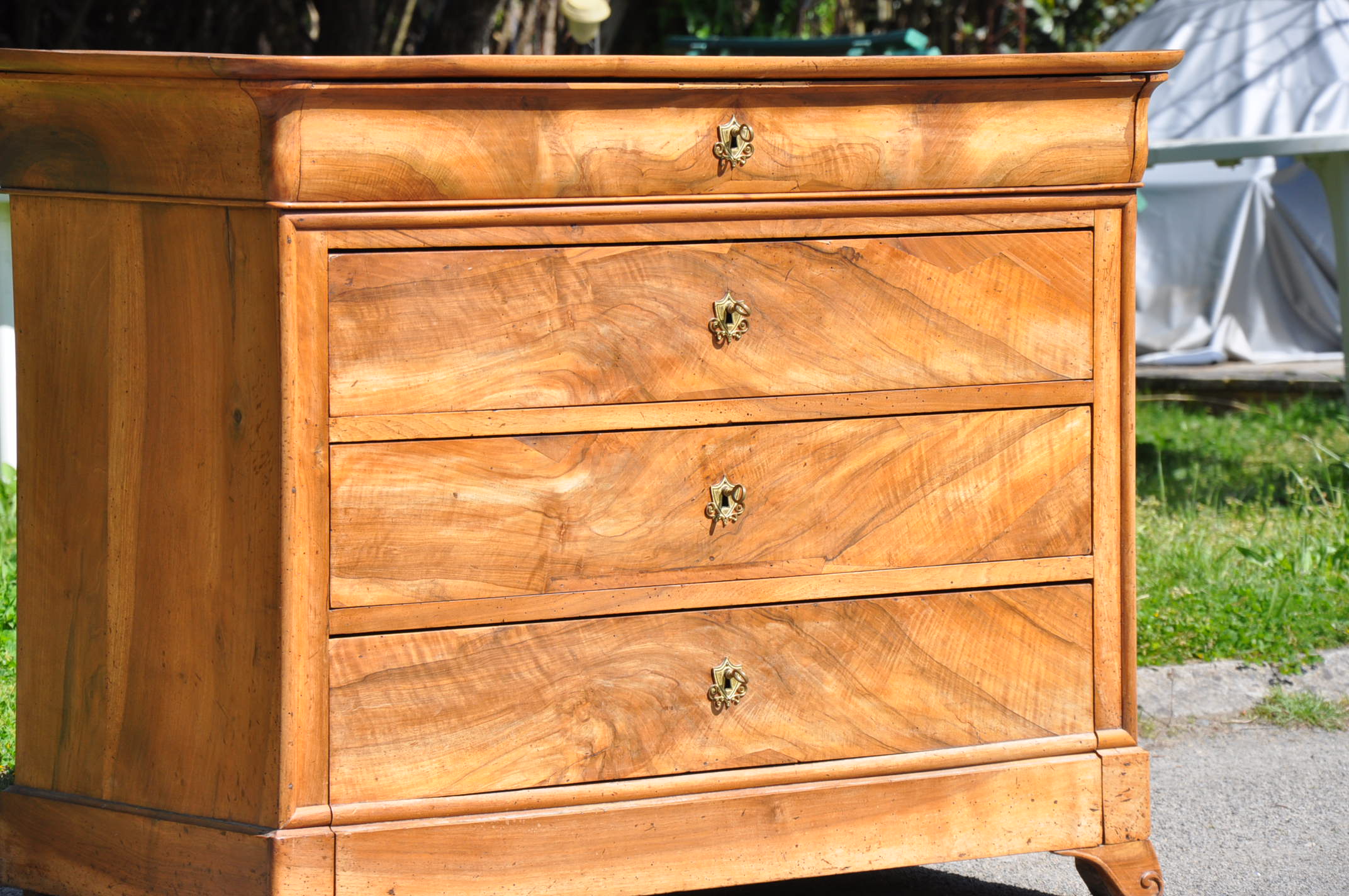Old chest of drawers