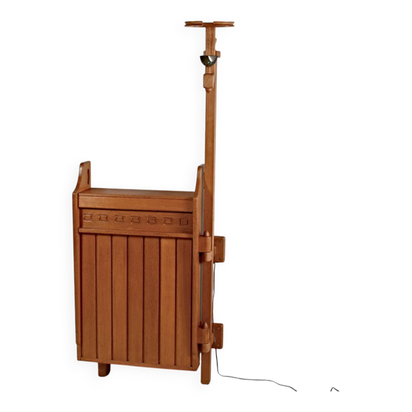 Bar Guillerme et Chambron avec lampe sur pied par Votre Maison.
