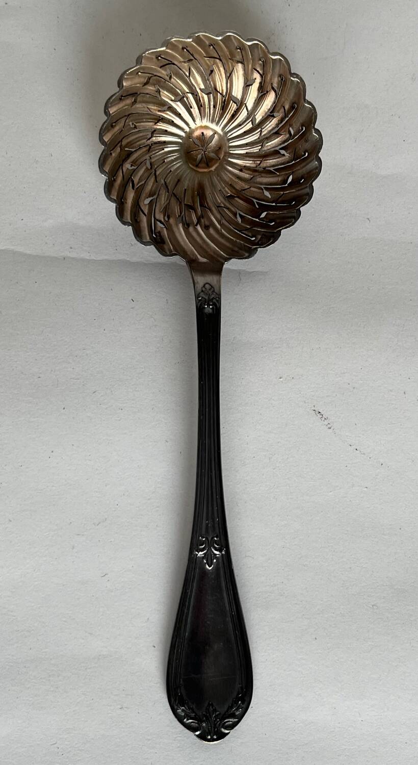 Small sprinkling spoon