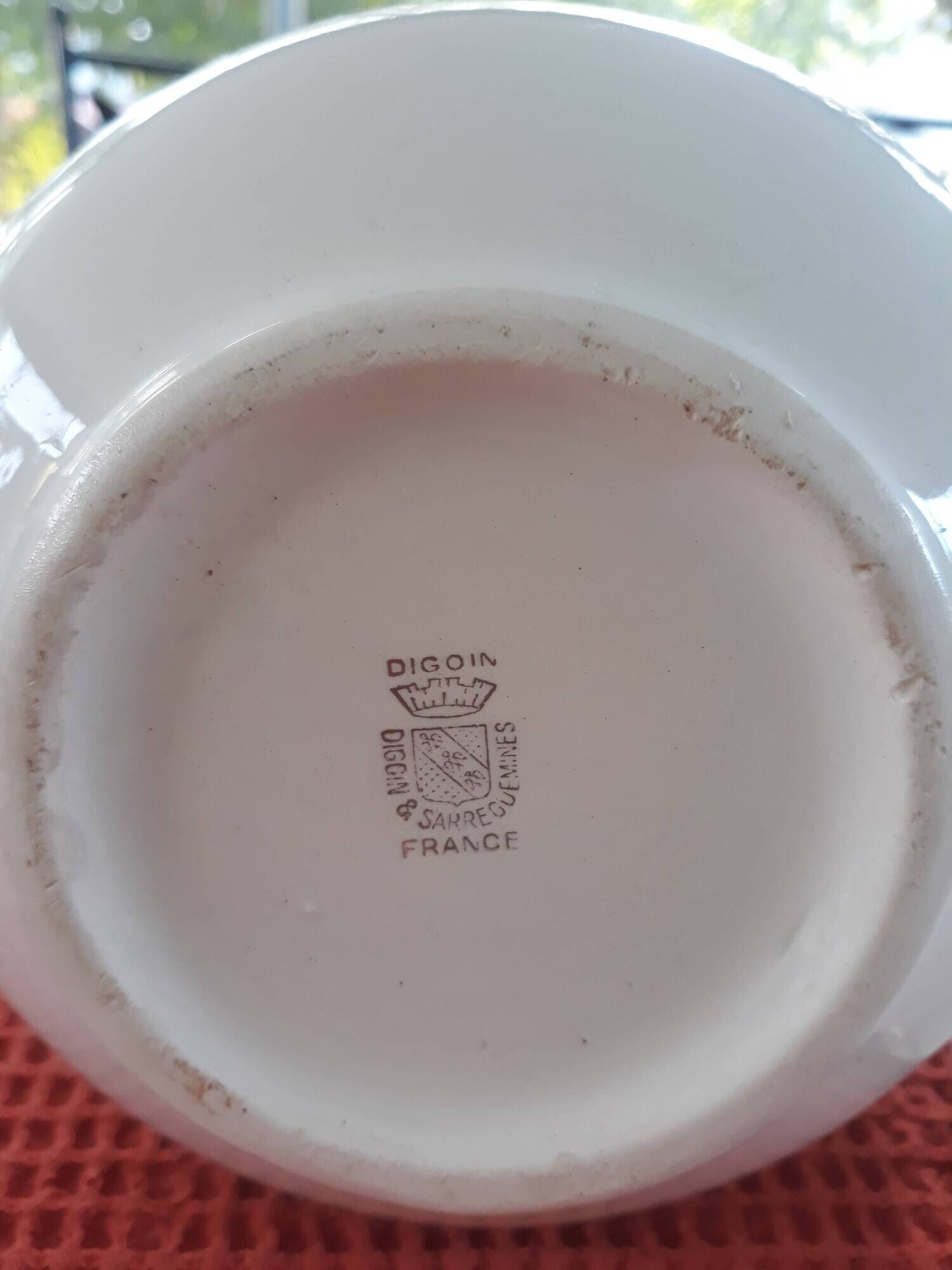 Digoin Sarreguemines coffee pot with a toile de Jouy pattern.