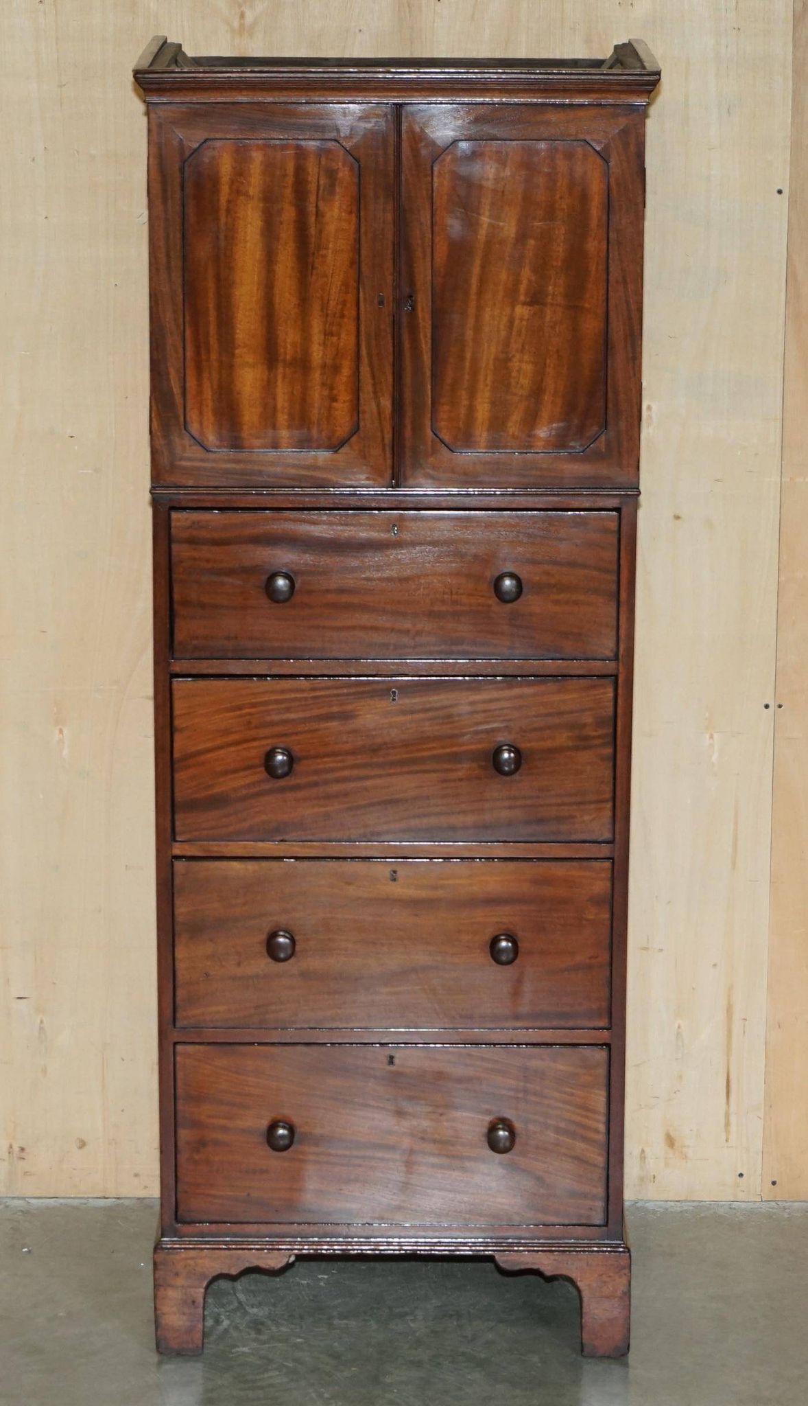 Paire de commodes hautes anciennes Castle Howard 1840 en bois dur