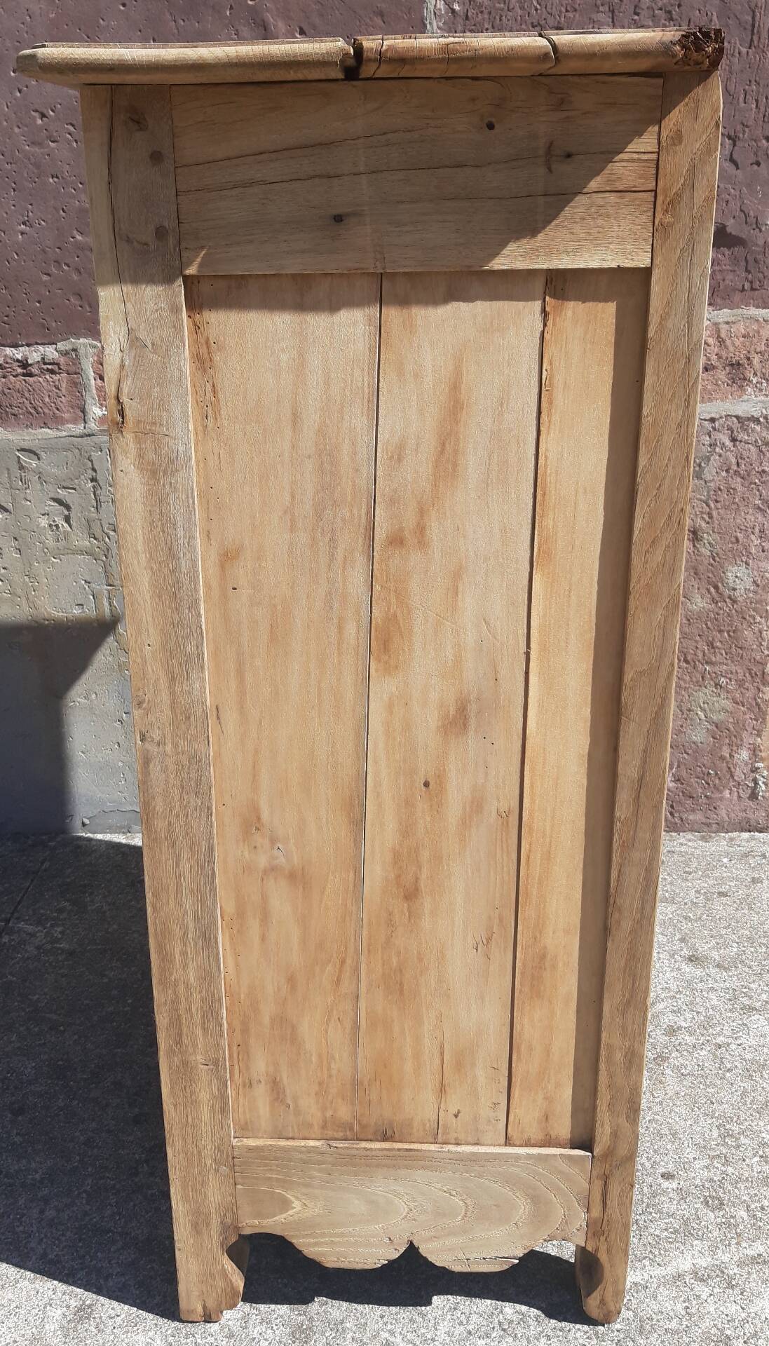 Confiturier or sideboard.