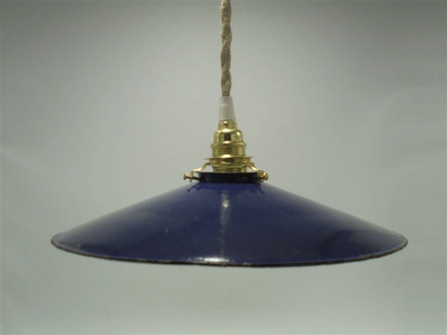 Enamelled sheet metal suspension