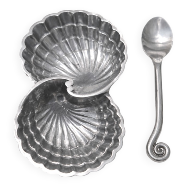 Salier en forme de coquillage en métal