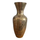 Petit vase en laiton doré