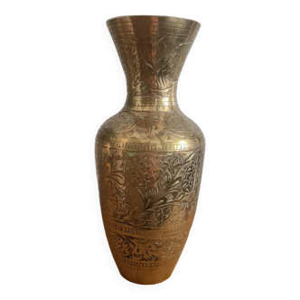 Petit vase en laiton doré