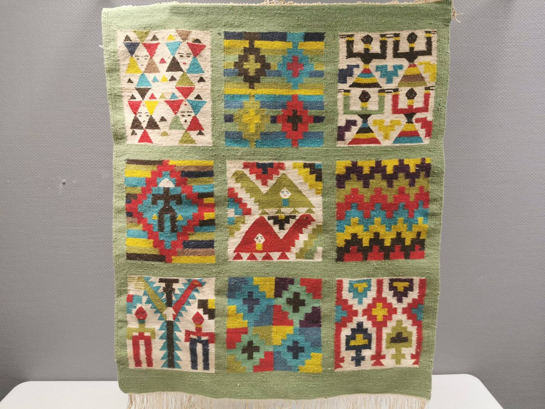 Wall hung wool rug in many colors (Can easily be made into a floor rug)