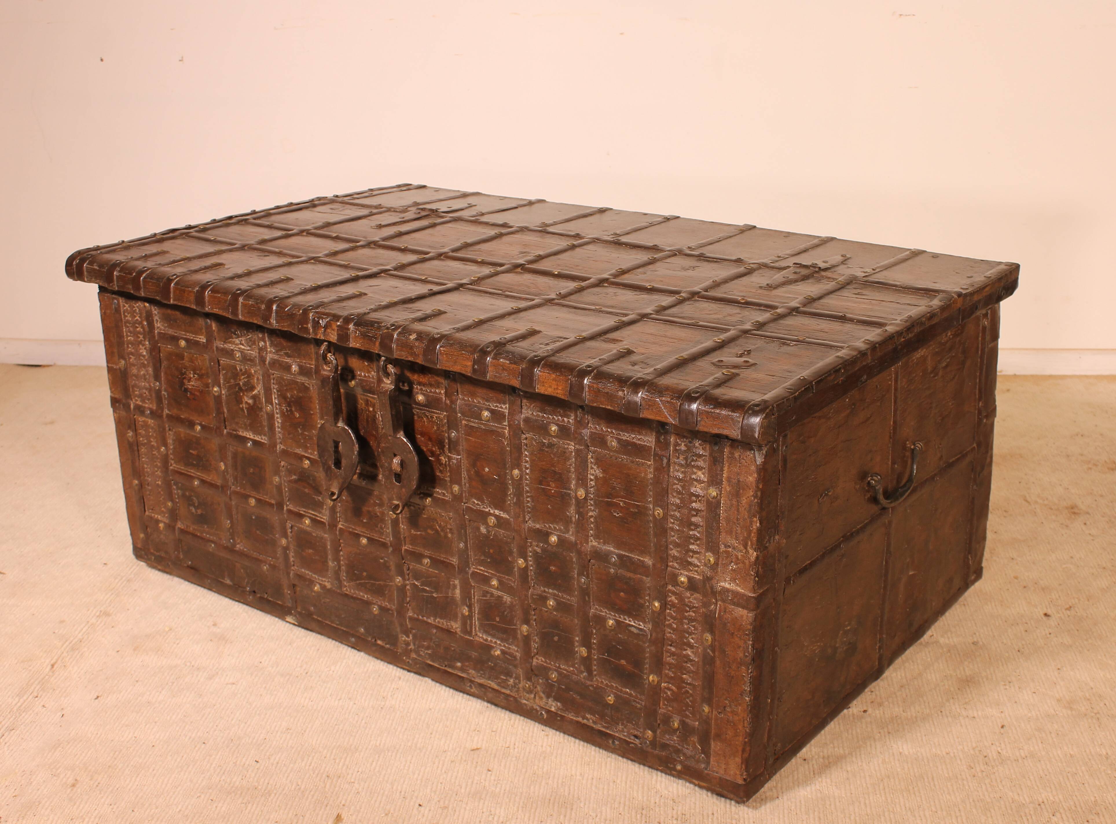 Rajasthan Chest / Coffee Table - 19th Century - India