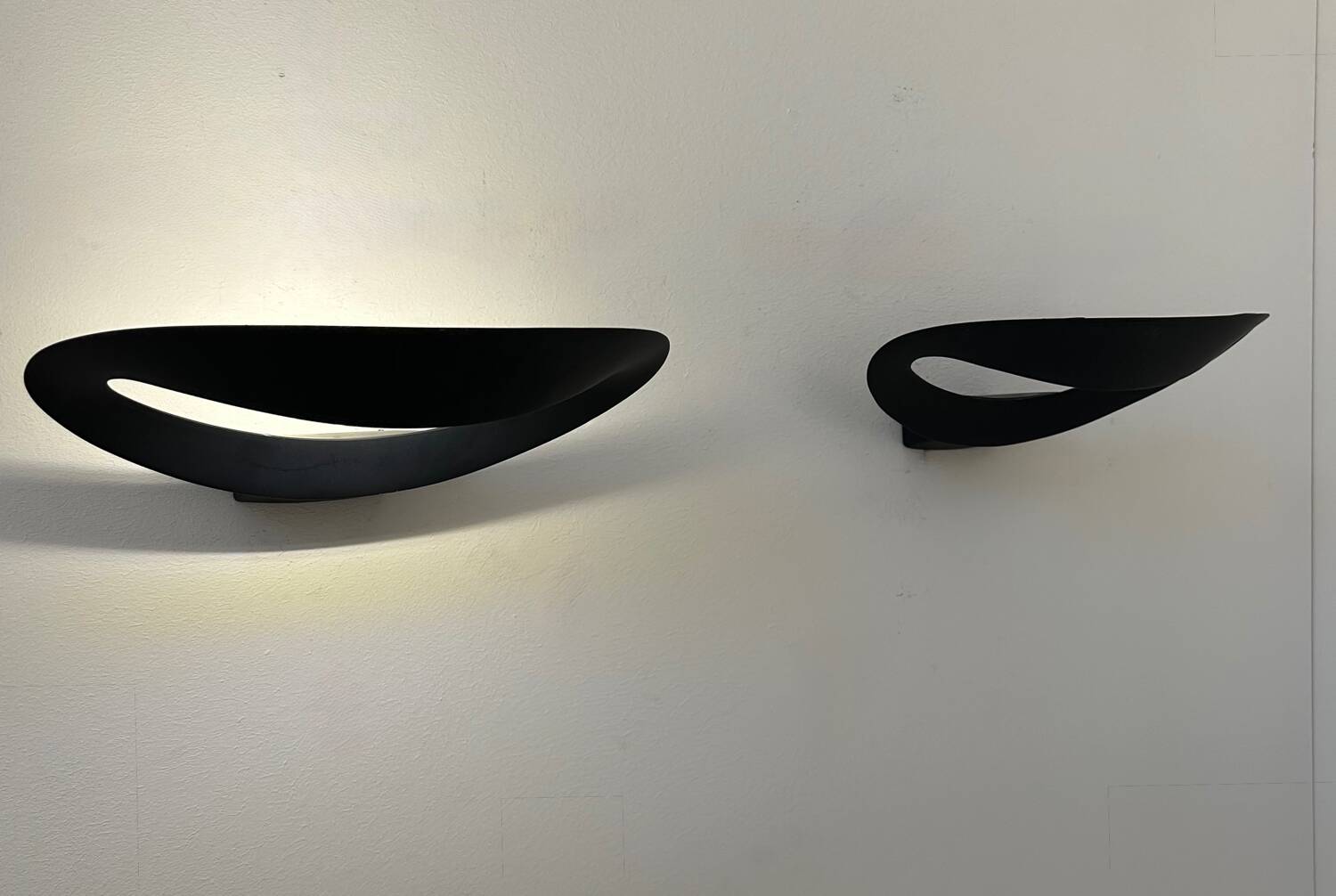 Applique Artemide Mesmeri vintage, noir mat, Italie 1980