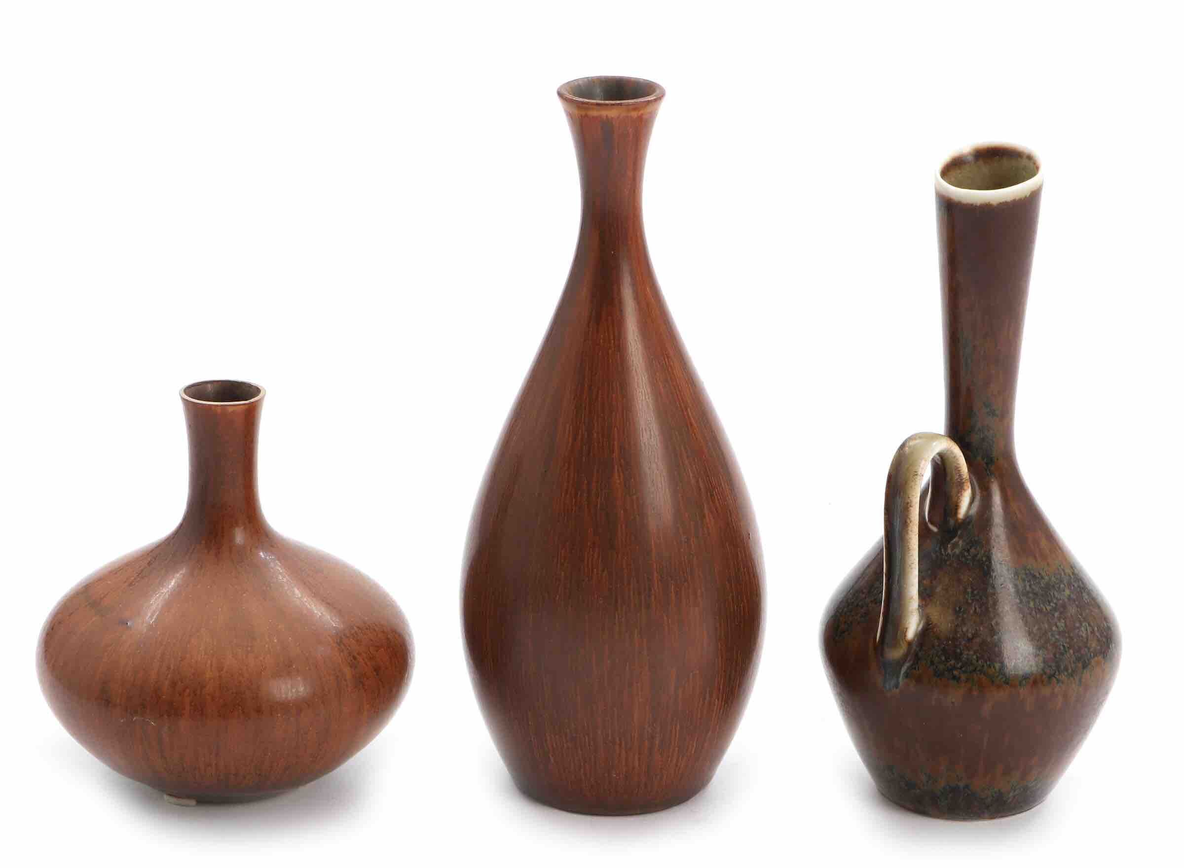 Carl-Harry St-lhane: Three sandstone vases decorated with brownish glaze