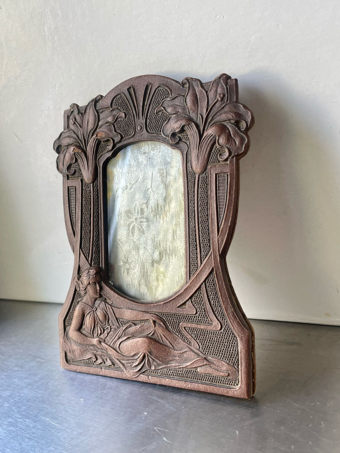 Antique art nouveau picture frame