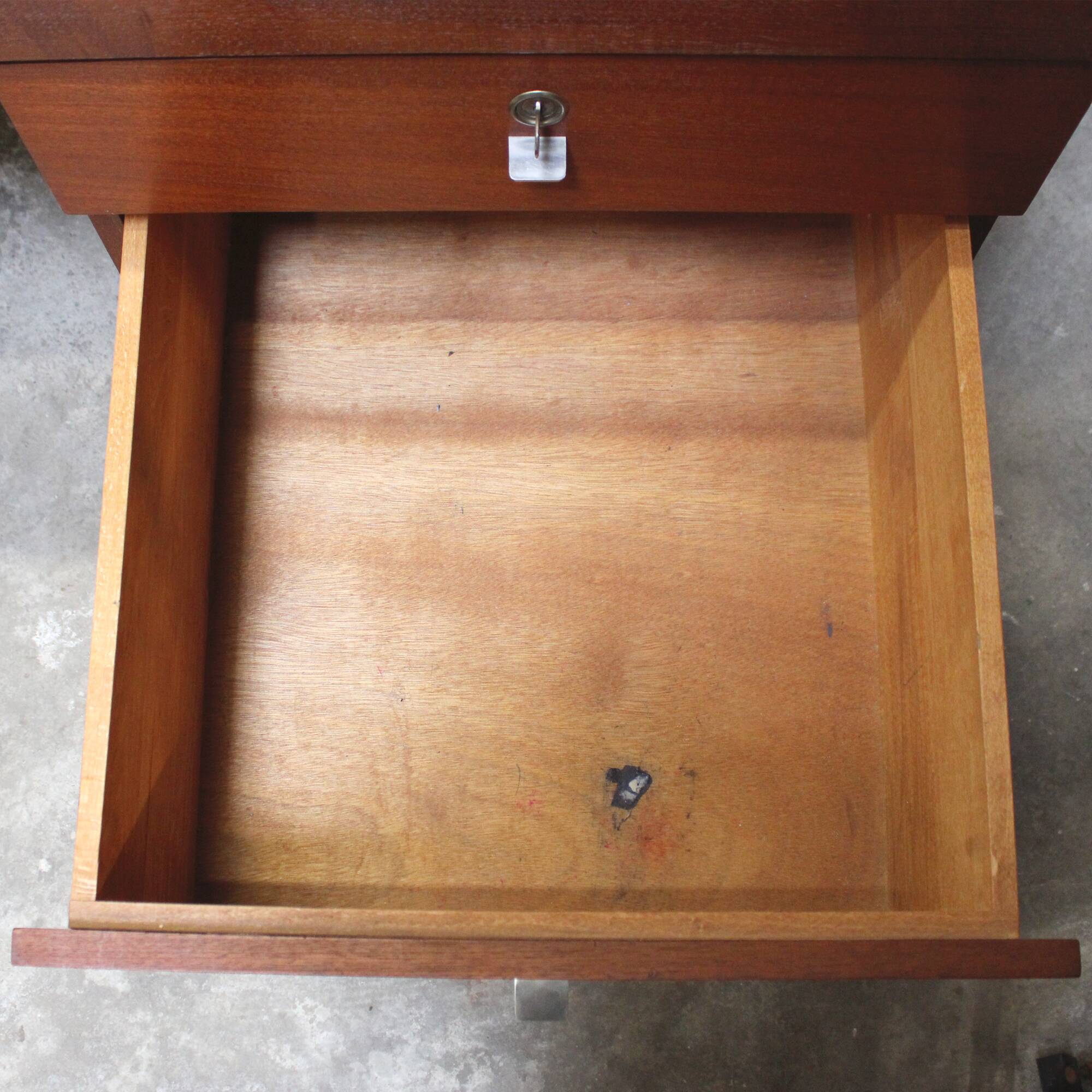 Bureau "Ministre" par Pierre Guariche pour Meurop 1961