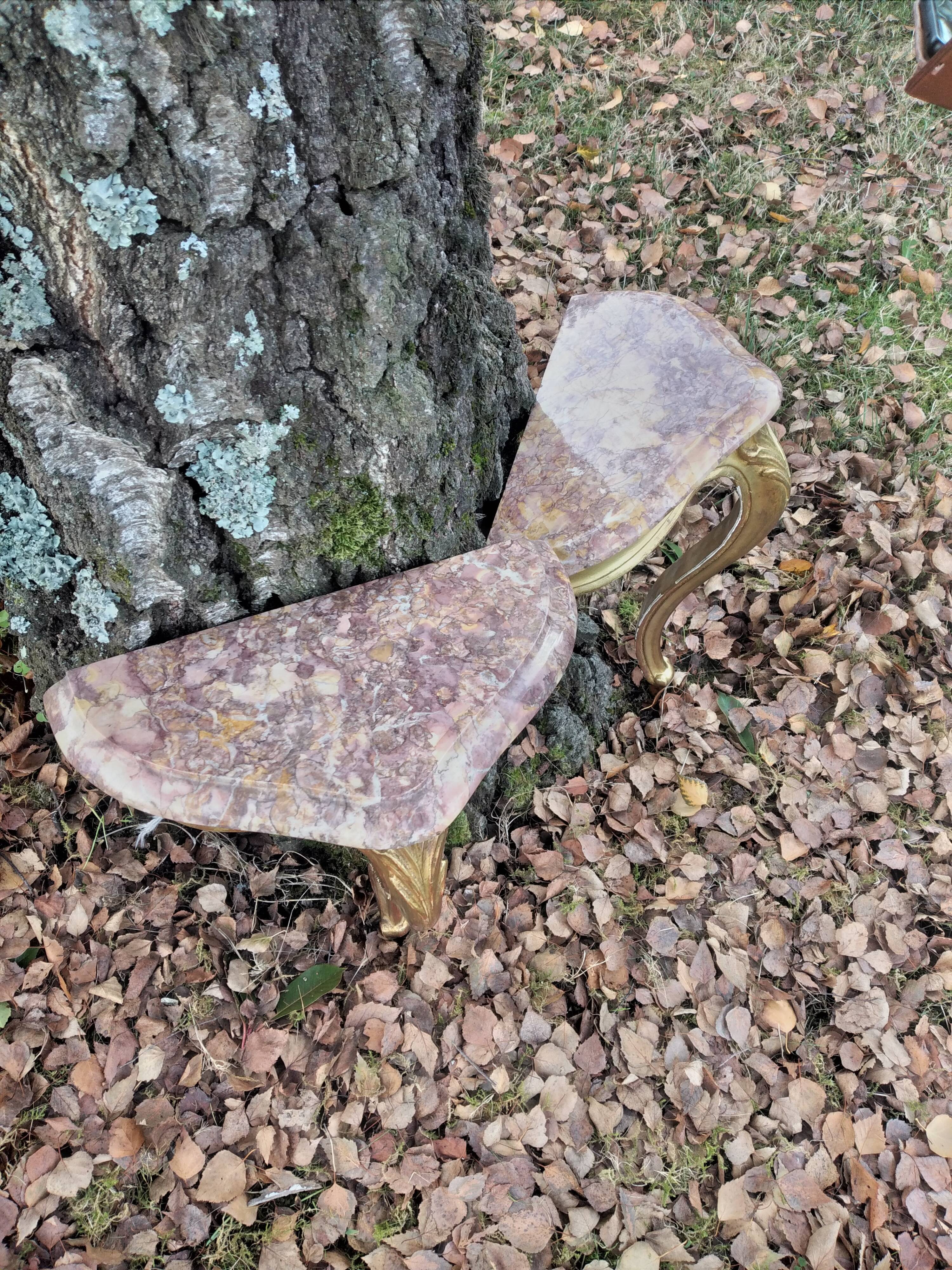 Consoles d'applique bois doré et marbre style Louis XV