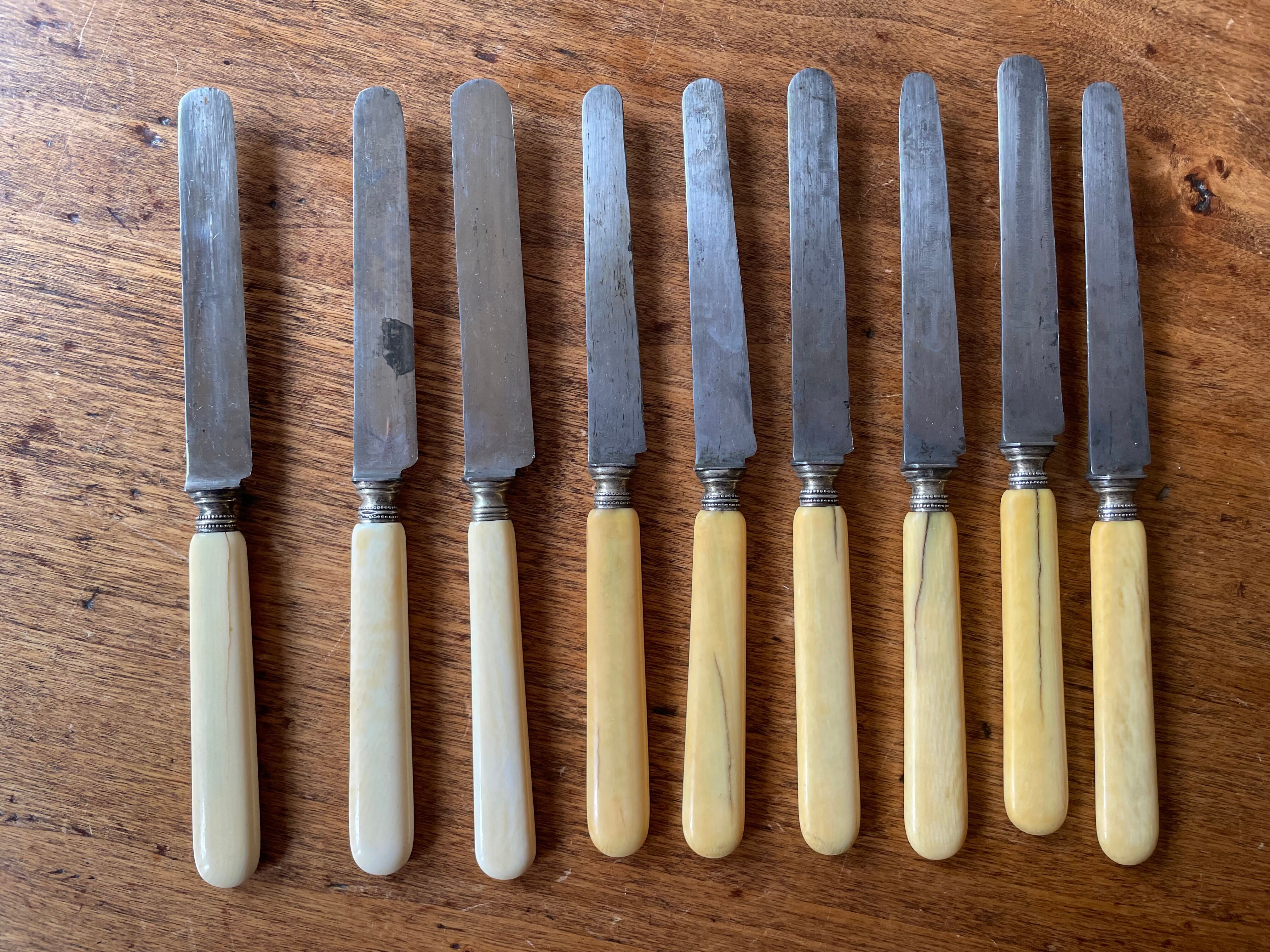 16 antique knives, horn handles