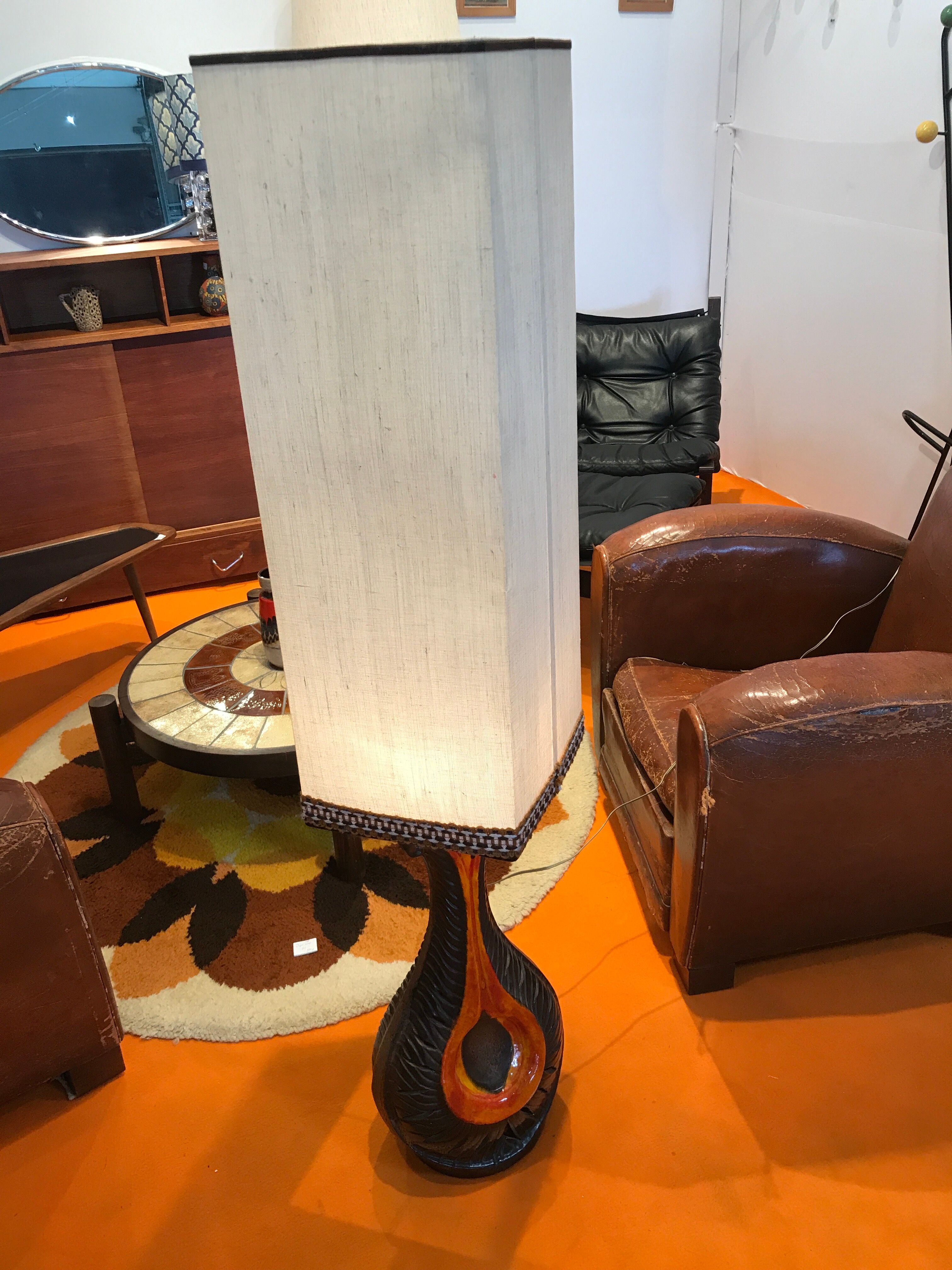 Table lamp
