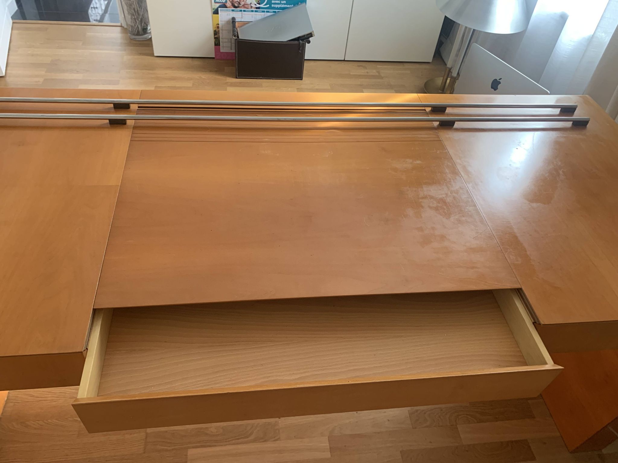 Bureau moderniste Jame Tresserra Clapes
