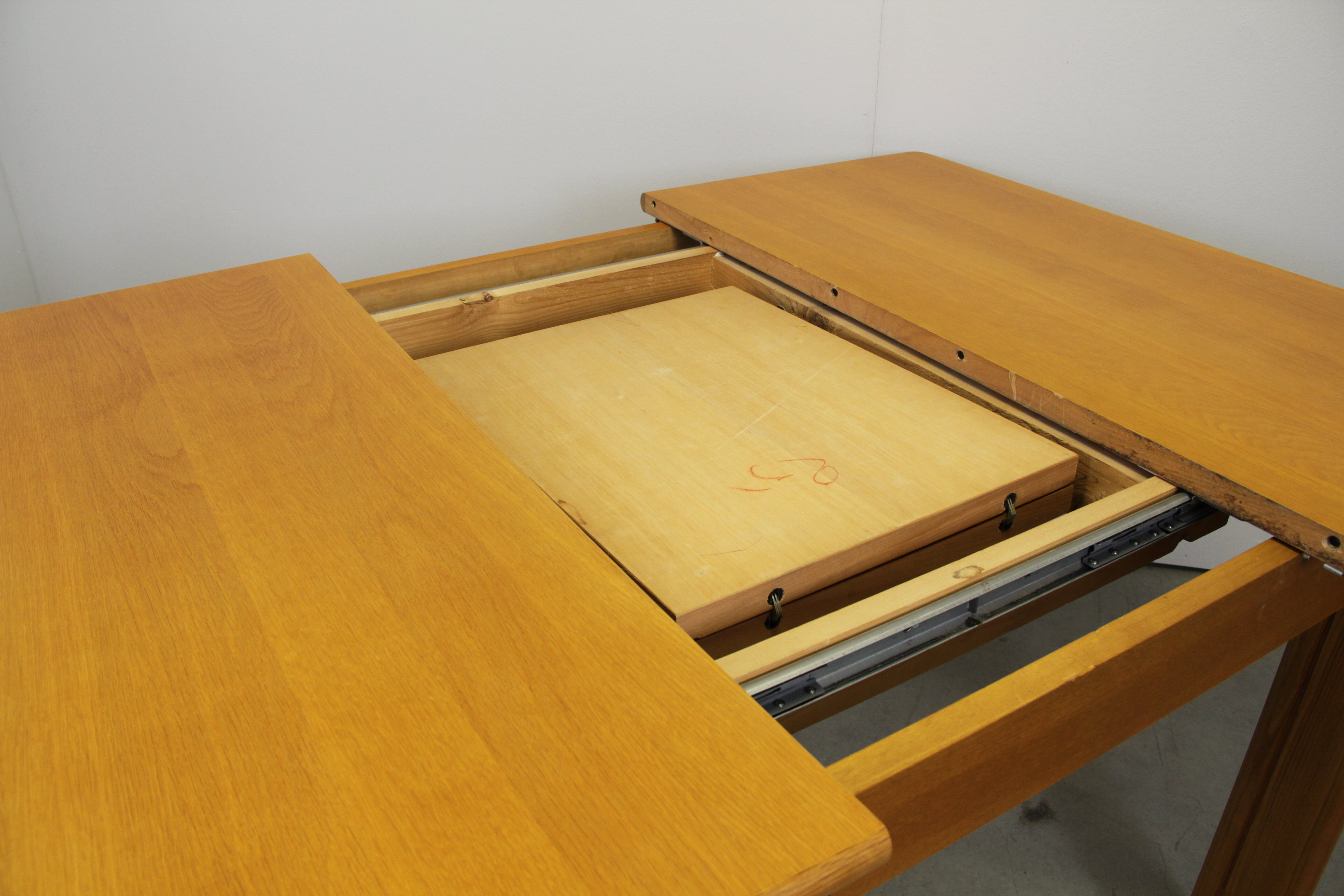 Table à manger extensible en chêne carré, Italie années 1970