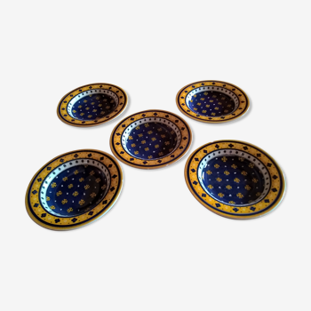 5 Provençal-style plates