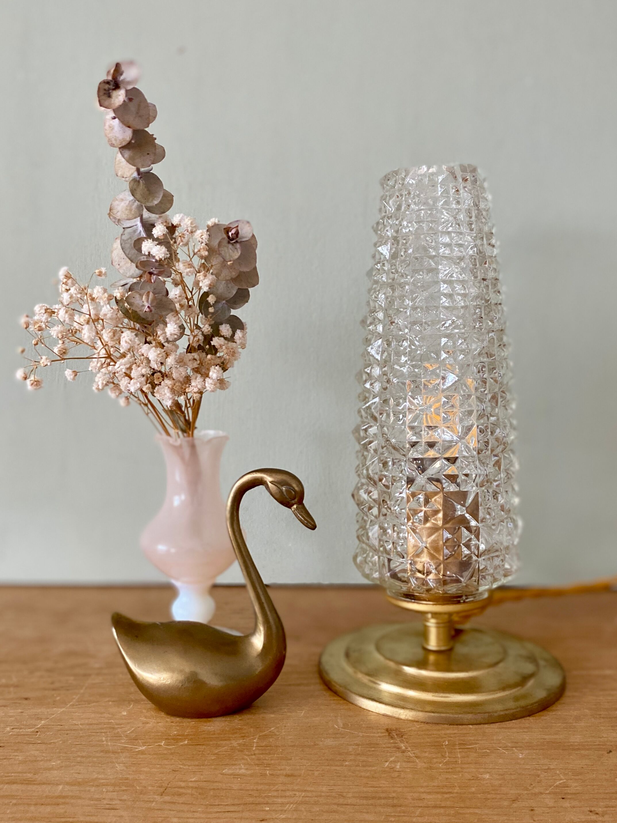 Vintage tulip table lamp in molded glass