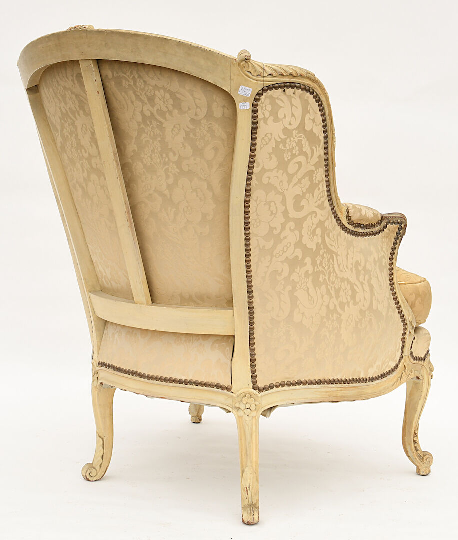 Eared shepherdess chair