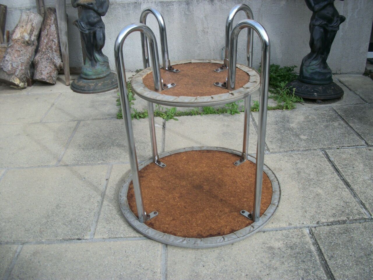 Pedestal table 2 trays Vintage