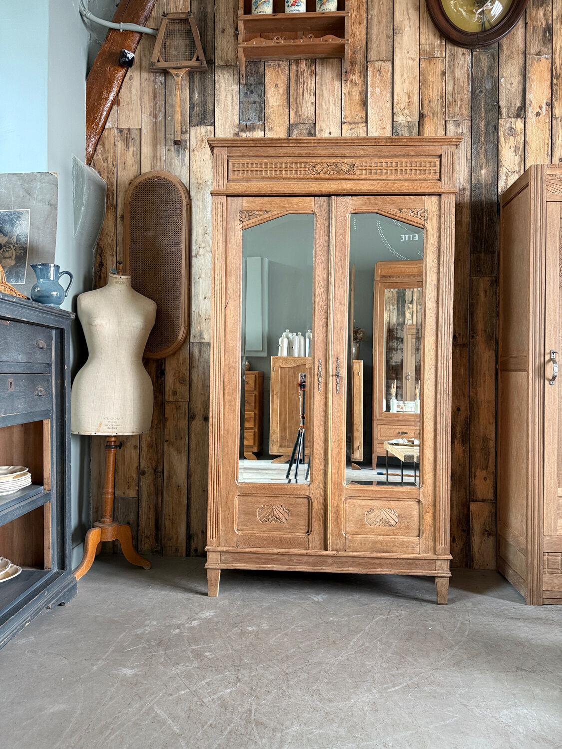 Art Deco oak wardrobe (renovated)